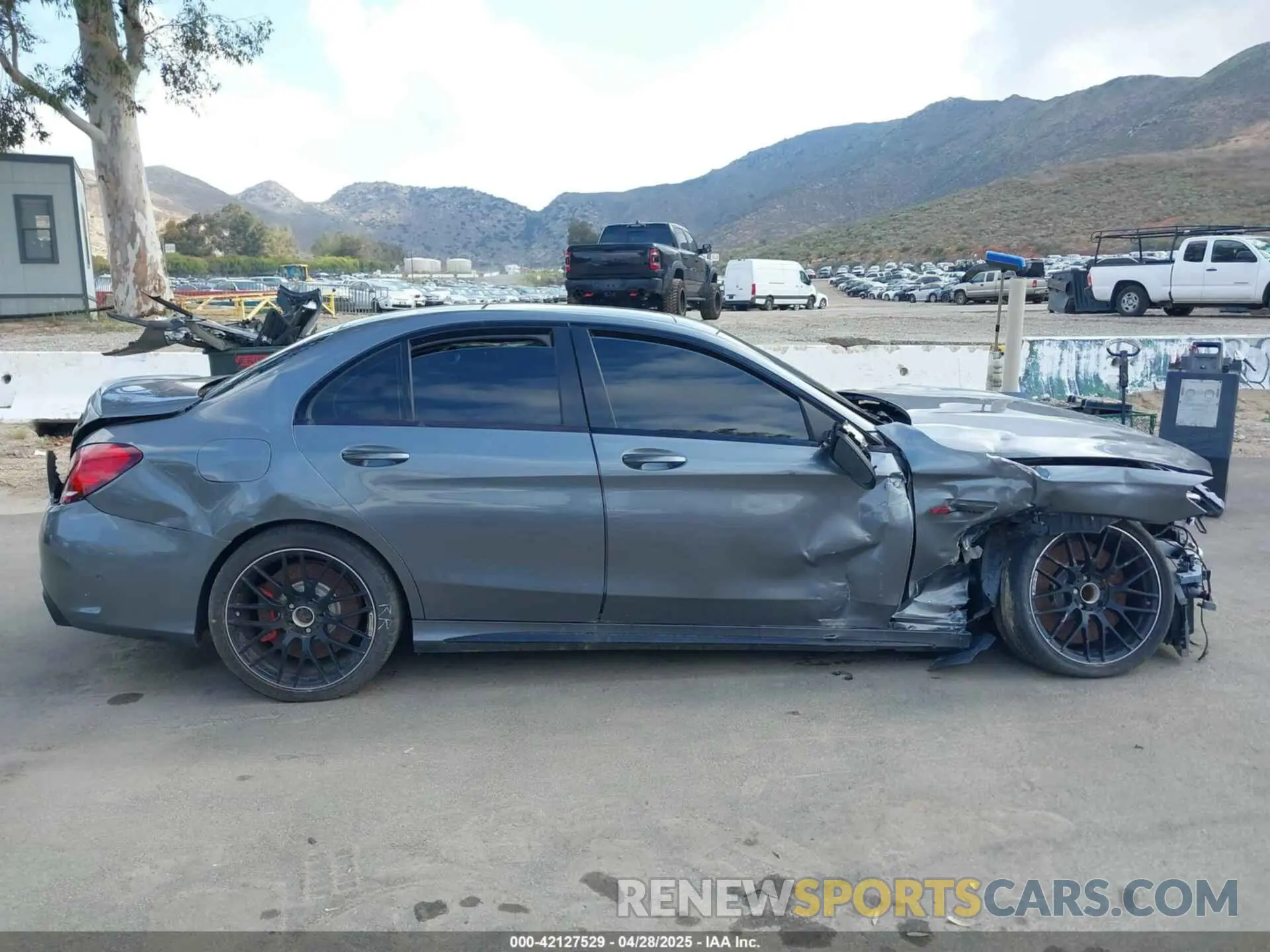 13 fotografías del automóvil dañado W1KWF8HB4MR620676 MERCEDES-BENZ AMG C 63 2021
