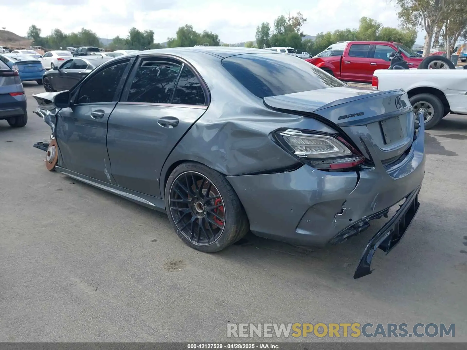 3 fotografías del automóvil dañado W1KWF8HB4MR620676 MERCEDES-BENZ AMG C 63 2021