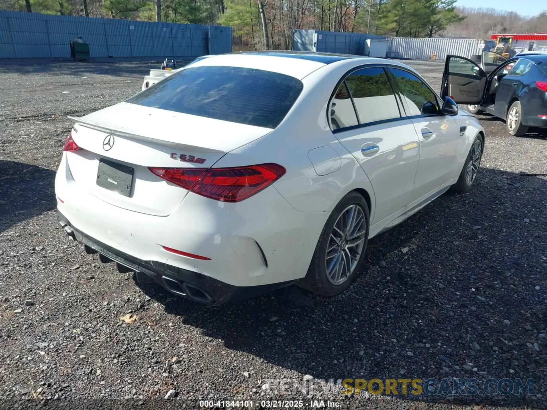 4 fotografías del automóvil dañado W1KAF8AB6RR222087 MERCEDES-BENZ AMG C 63 2024