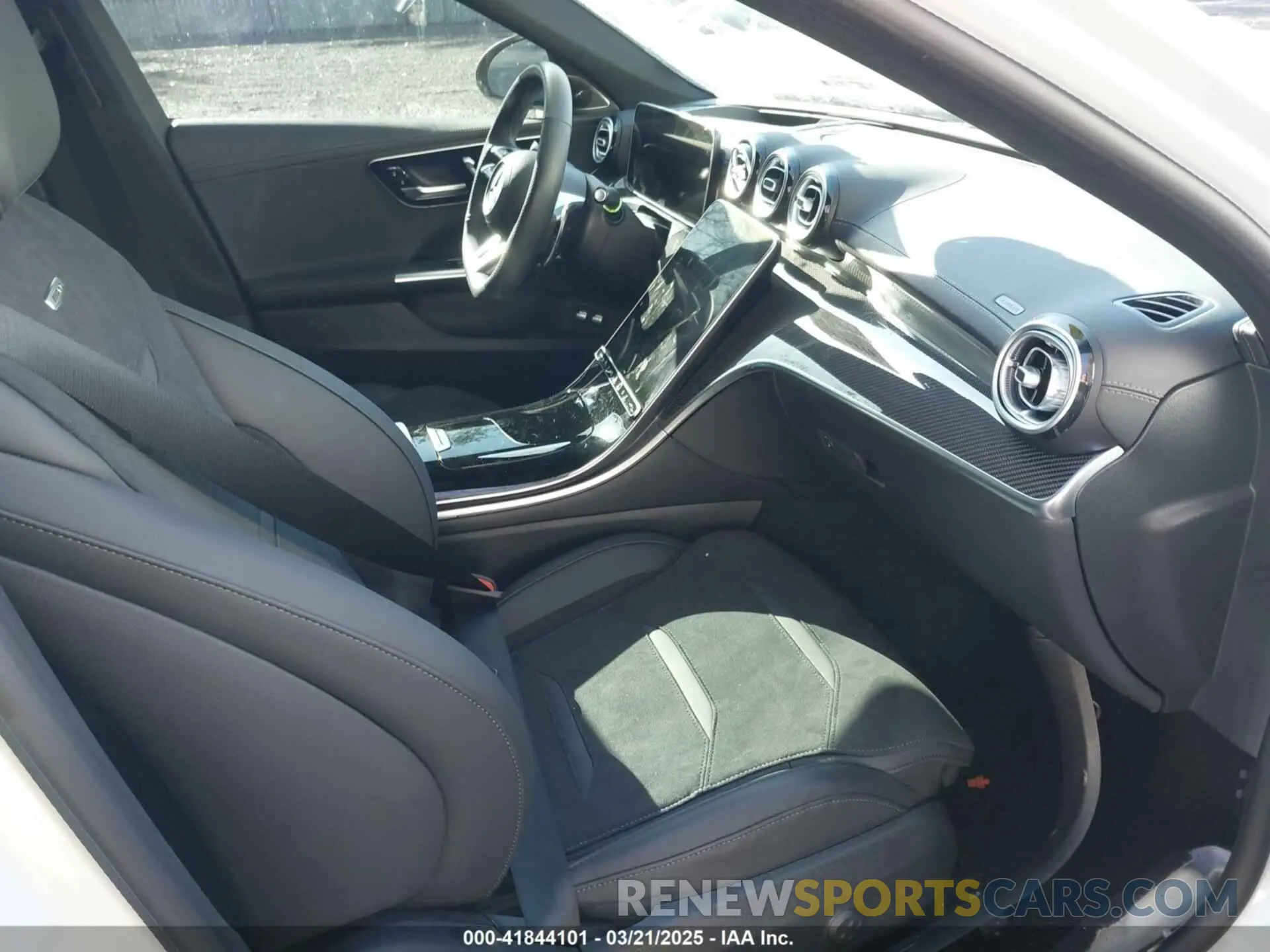 5 fotografías del automóvil dañado W1KAF8AB6RR222087 MERCEDES-BENZ AMG C 63 2024