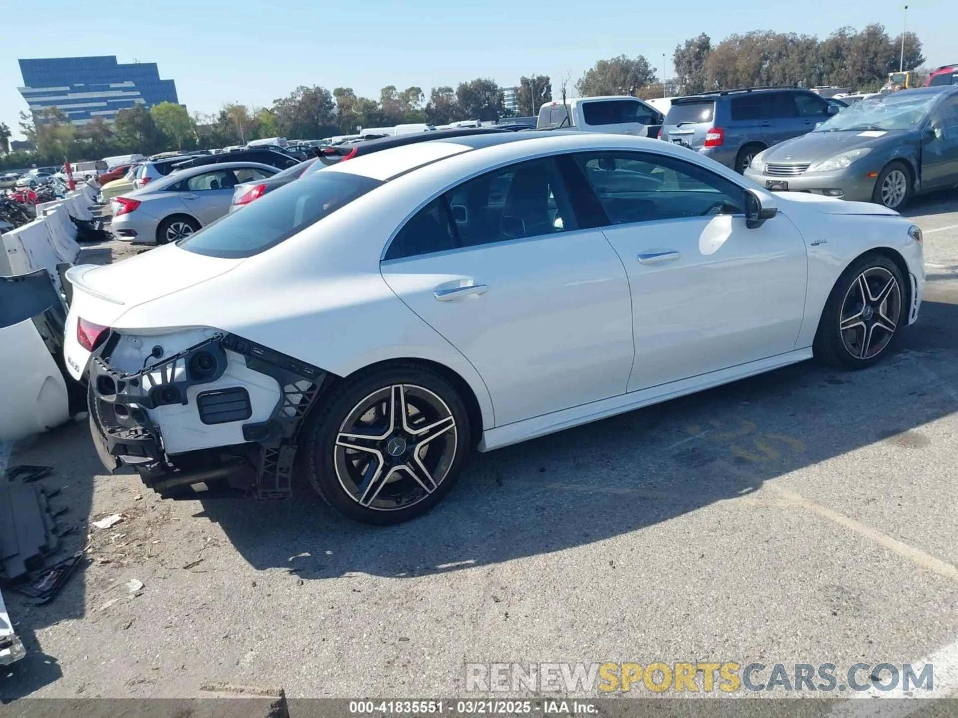 4 fotografías del automóvil dañado W1K5J5BB6MN234740 MERCEDES-BENZ AMG CLA 35 2021