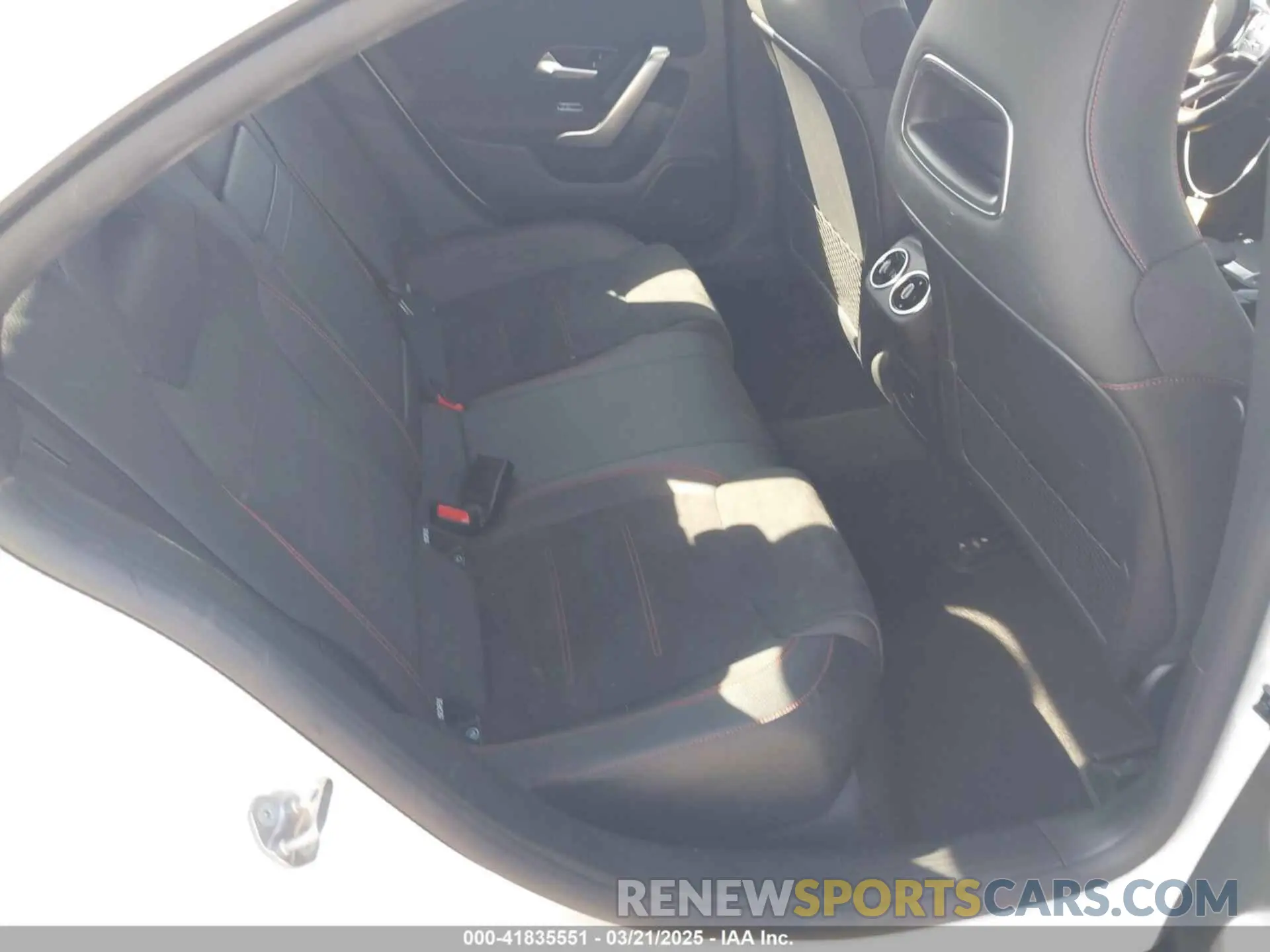 8 fotografías del automóvil dañado W1K5J5BB6MN234740 MERCEDES-BENZ AMG CLA 35 2021