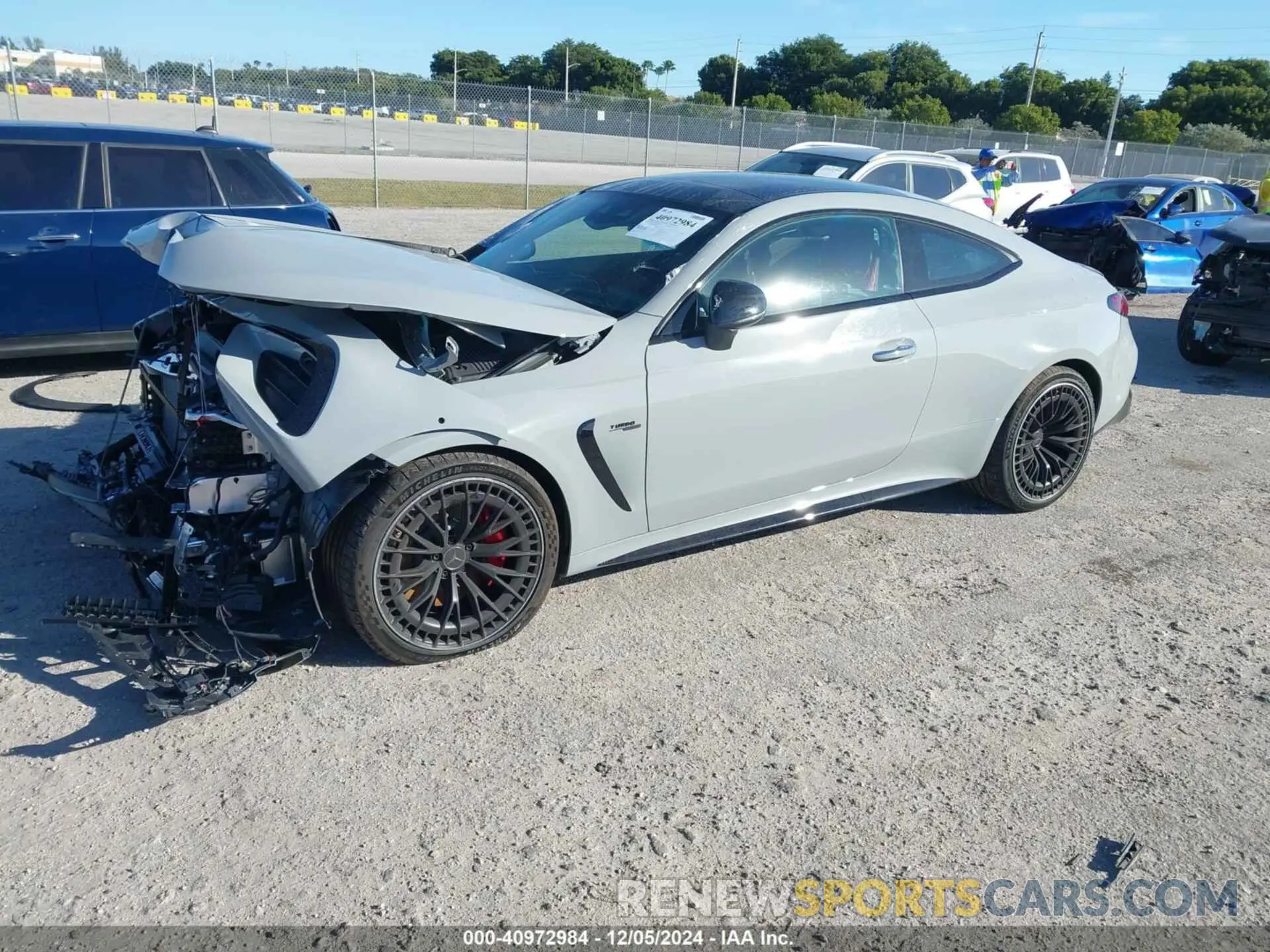 2 fotografías del automóvil dañado W1KMJ6CB2RF039008 MERCEDES-BENZ AMG CLE 53 2024