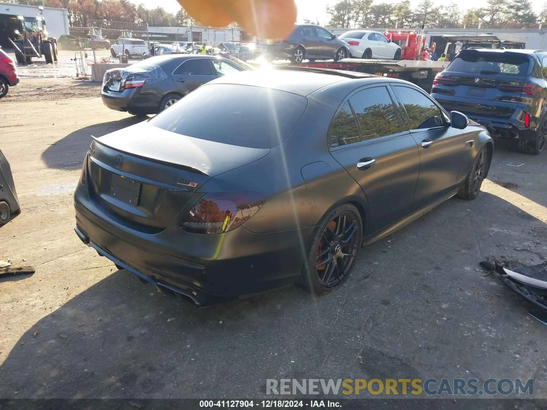 4 fotografías del automóvil dañado WDDZF8KB6KA505661 MERCEDES-BENZ AMG E 63 2019