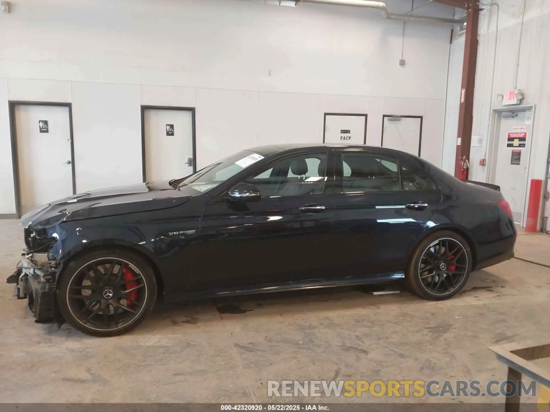 14 fotografías del automóvil dañado WDDZF8KB2LA739636 MERCEDES-BENZ AMG E 63 2020
