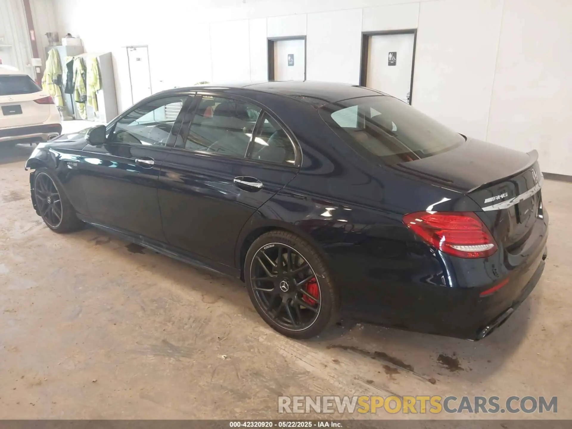 3 fotografías del automóvil dañado WDDZF8KB2LA739636 MERCEDES-BENZ AMG E 63 2020