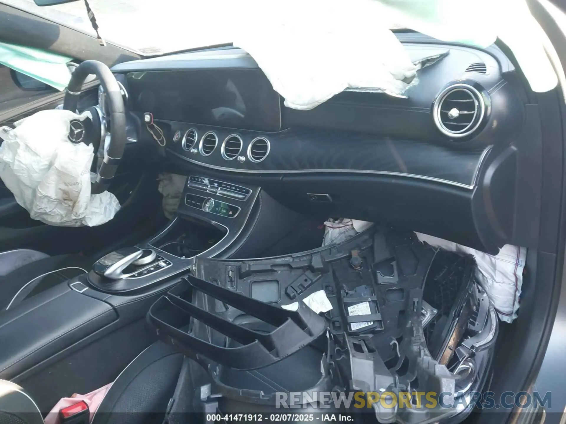 5 fotografías del automóvil dañado WDDZF8KB9LA703250 MERCEDES-BENZ AMG E 63 2020
