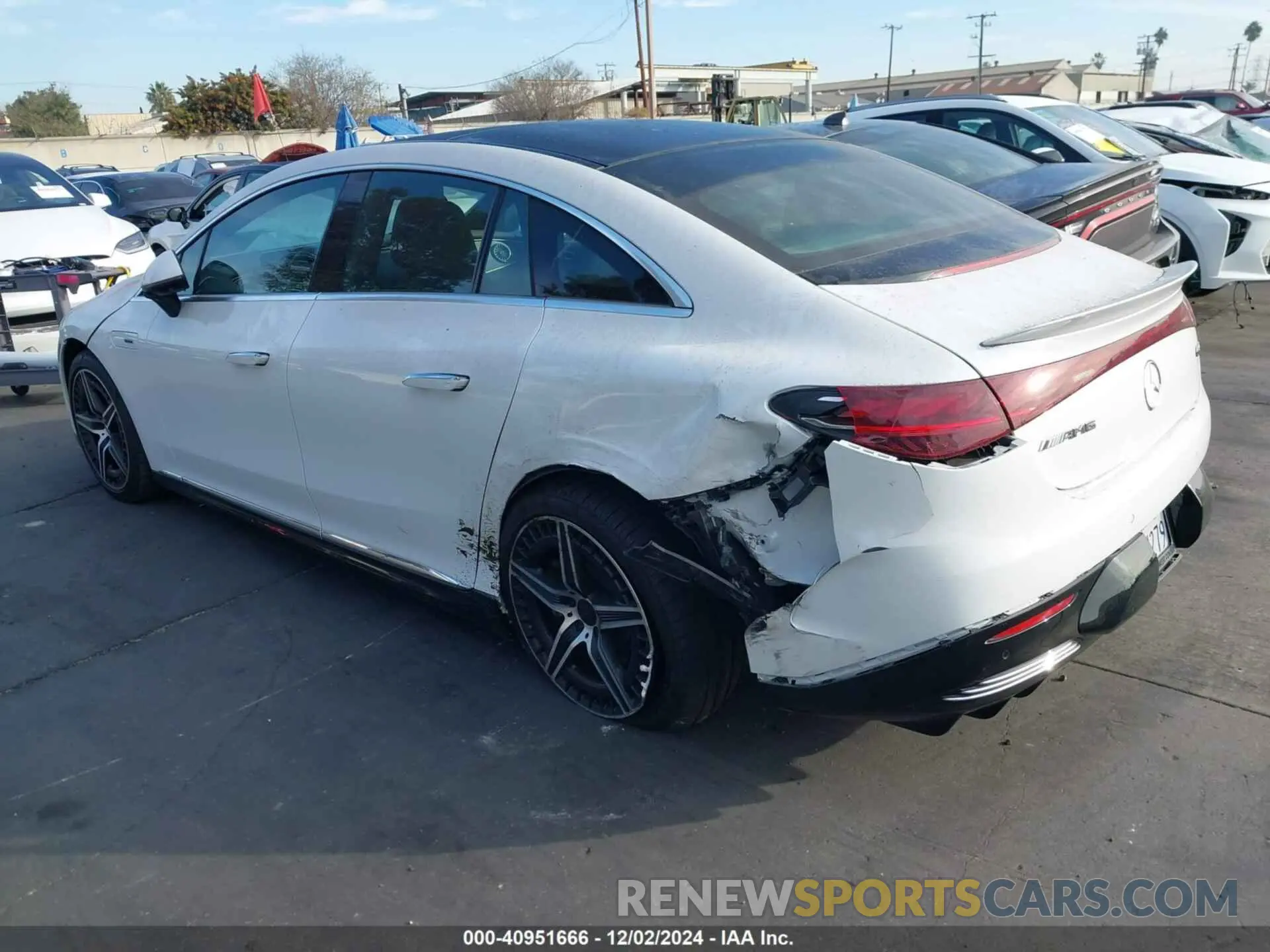 3 fotografías del automóvil dañado W1KEG5DB6PF023161 MERCEDES-BENZ AMG EQE 2023