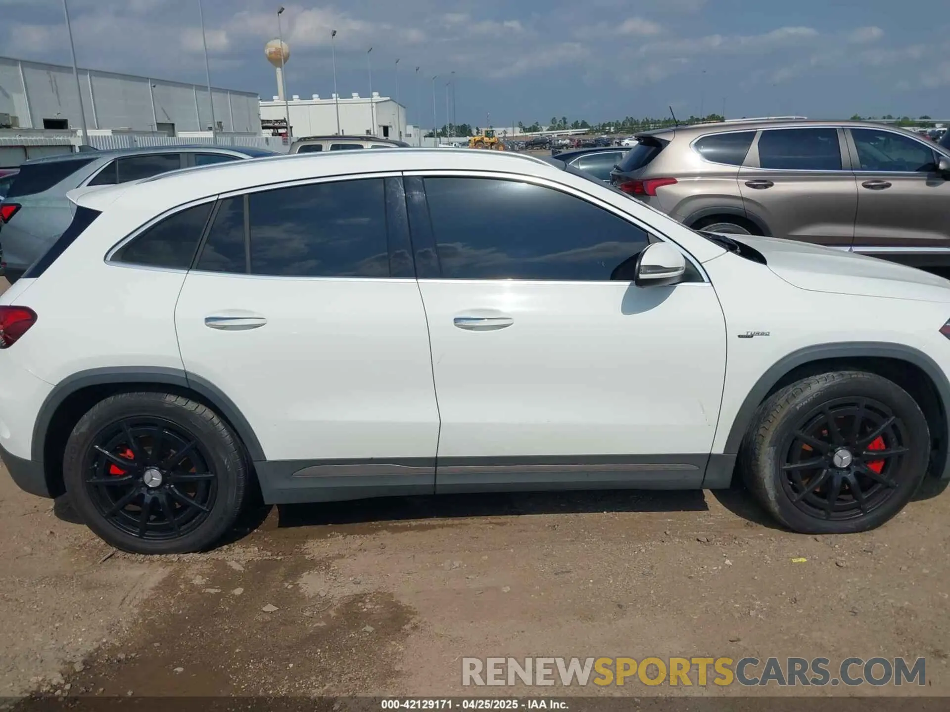 12 fotografías del automóvil dañado W1N4N5BB3MJ134251 MERCEDES-BENZ AMG GLA 35 2021