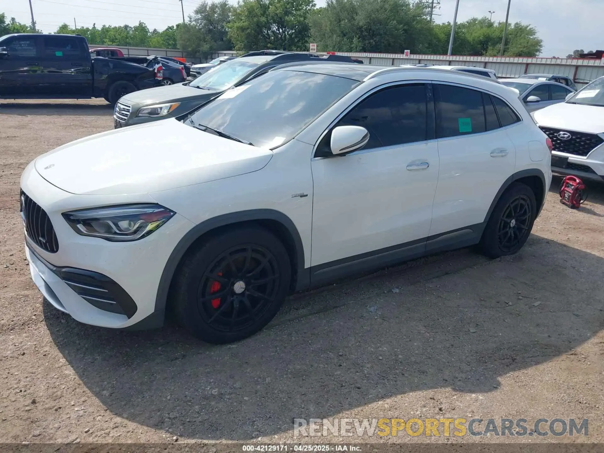 2 fotografías del automóvil dañado W1N4N5BB3MJ134251 MERCEDES-BENZ AMG GLA 35 2021