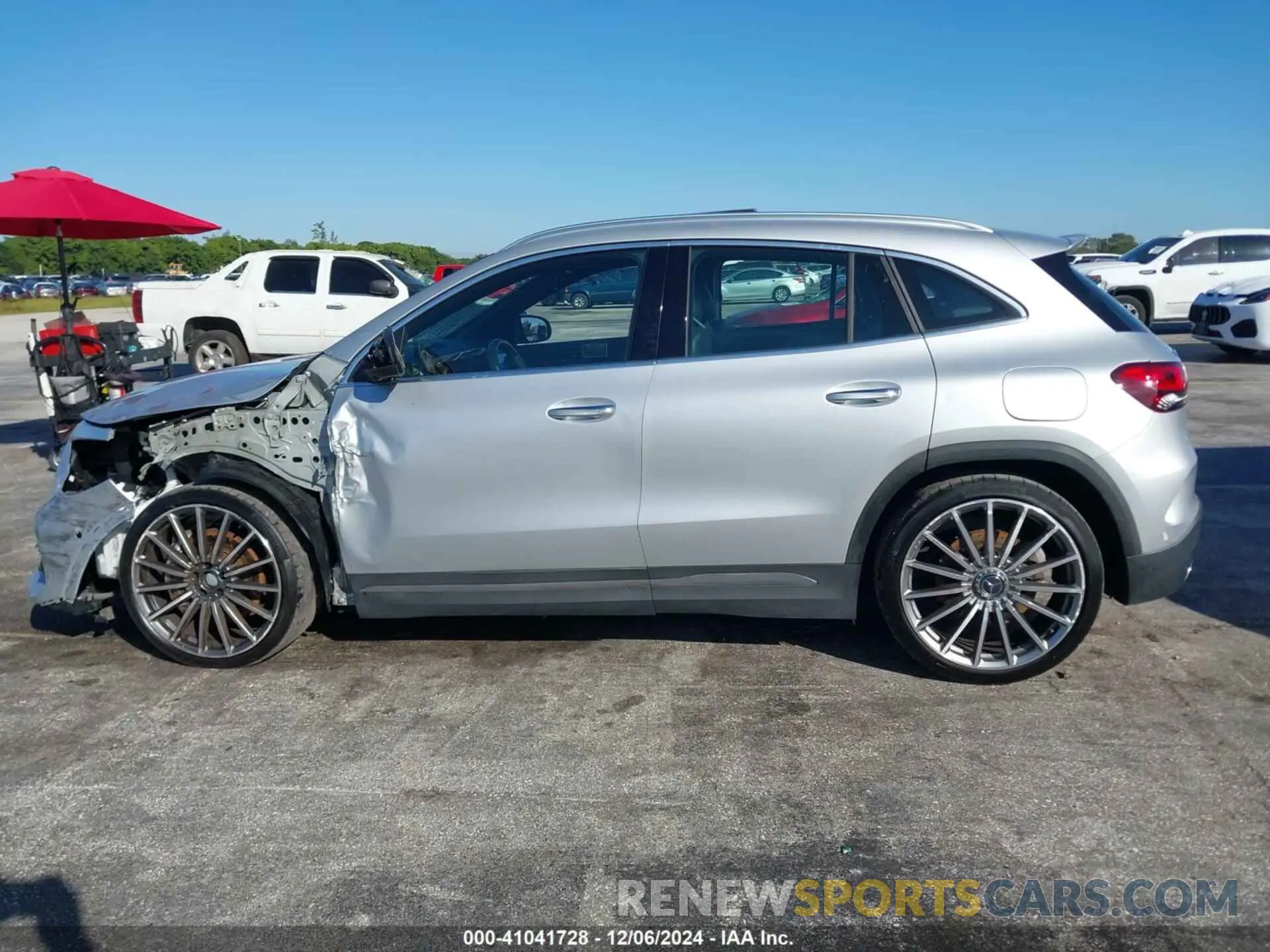 14 fotografías del automóvil dañado W1N4N5BB1NJ408337 MERCEDES-BENZ AMG GLA 35 2022