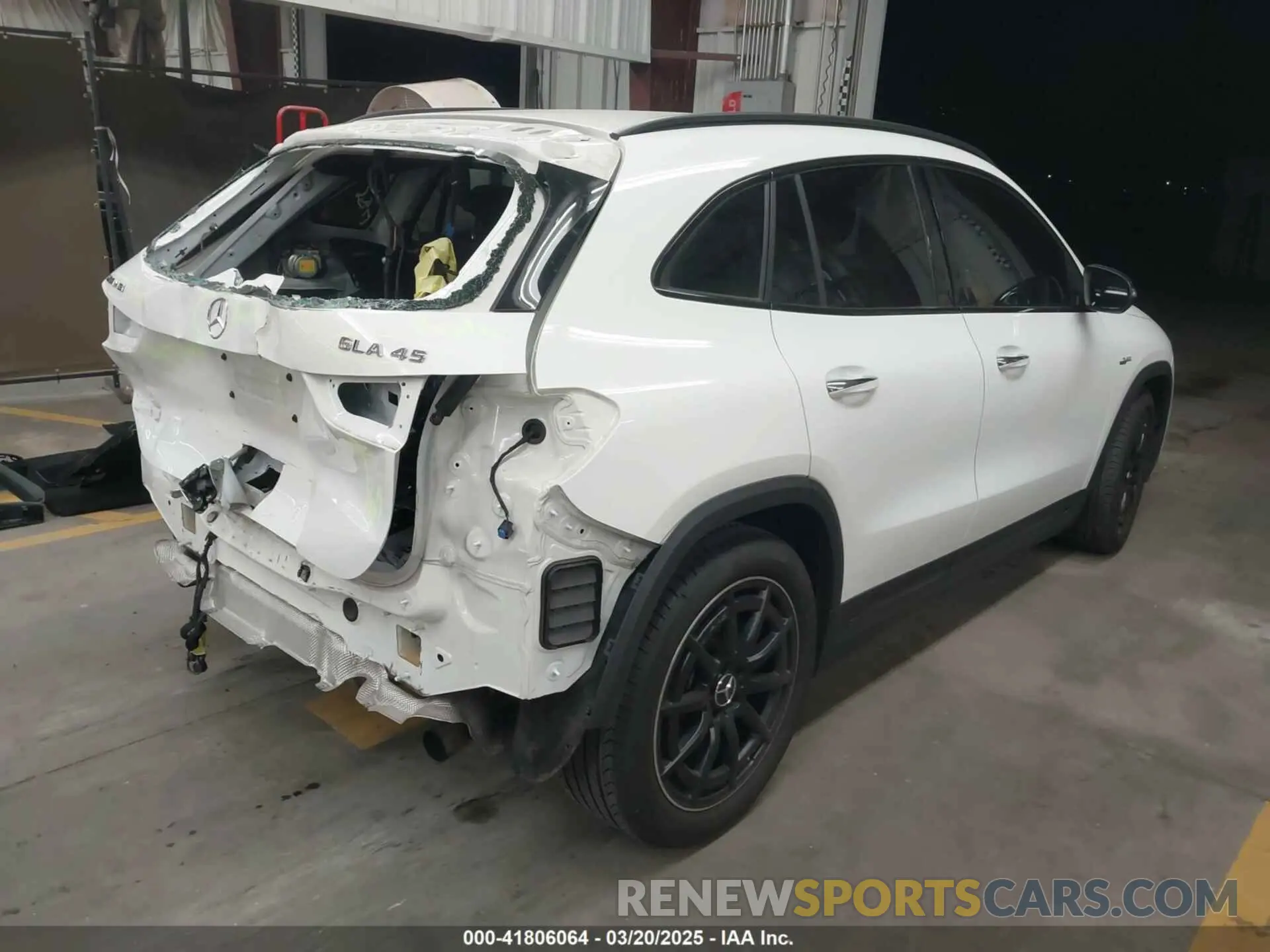4 fotografías del automóvil dañado W1N4N5DB4MJ218155 MERCEDES-BENZ AMG GLA 45 2021