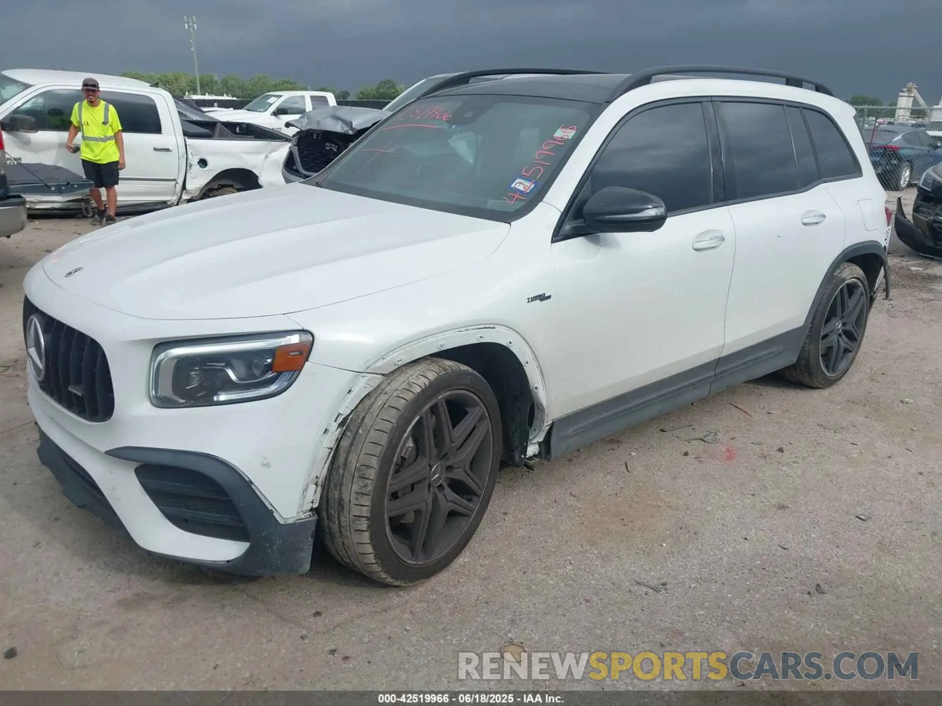 2 fotografías del automóvil dañado W1N4M5BB4NW232809 MERCEDES-BENZ AMG GLB 35 2022