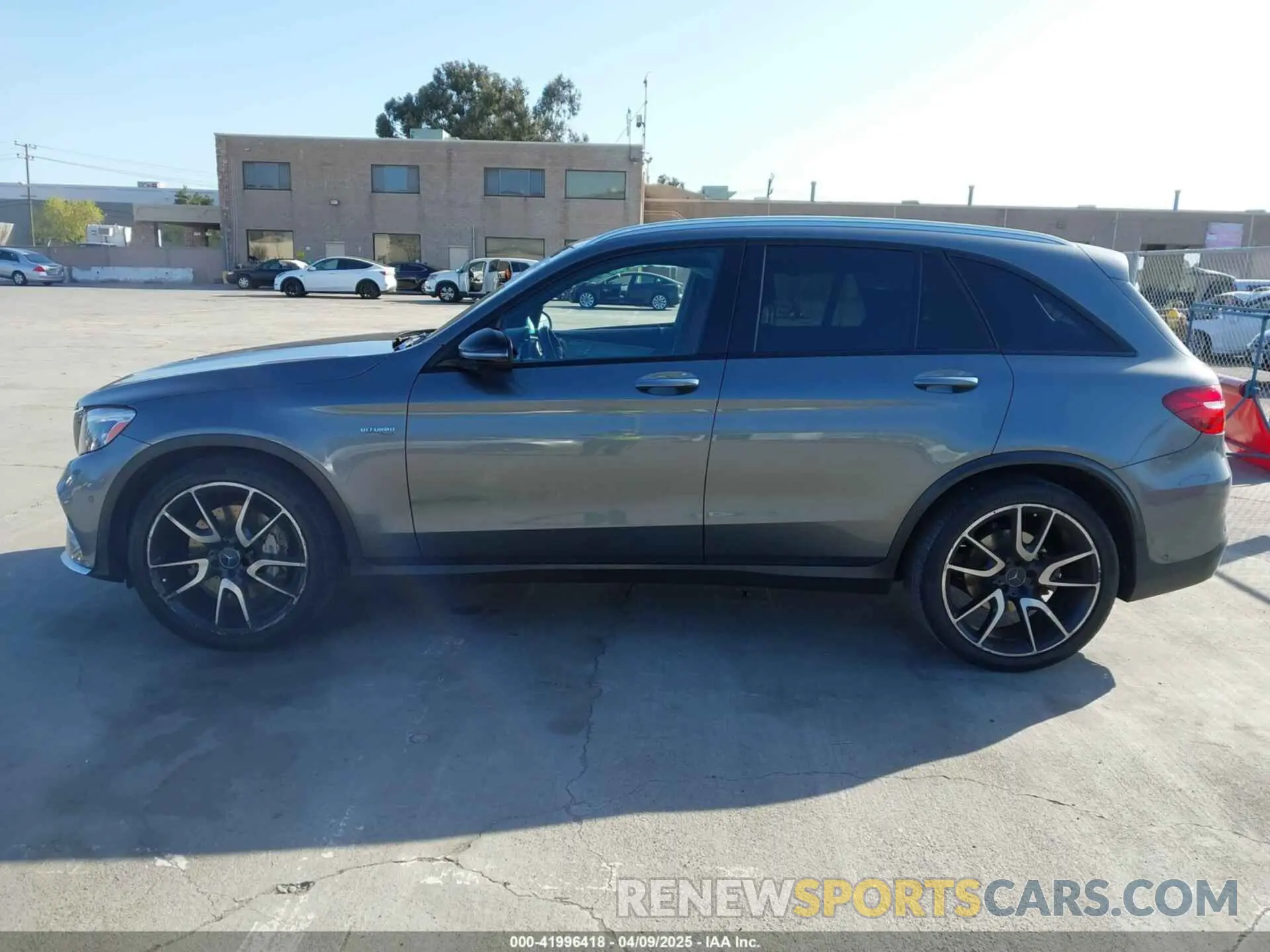 14 fotografías del automóvil dañado WDC0G6EB3KF523256 MERCEDES-BENZ AMG GLC 43 2019