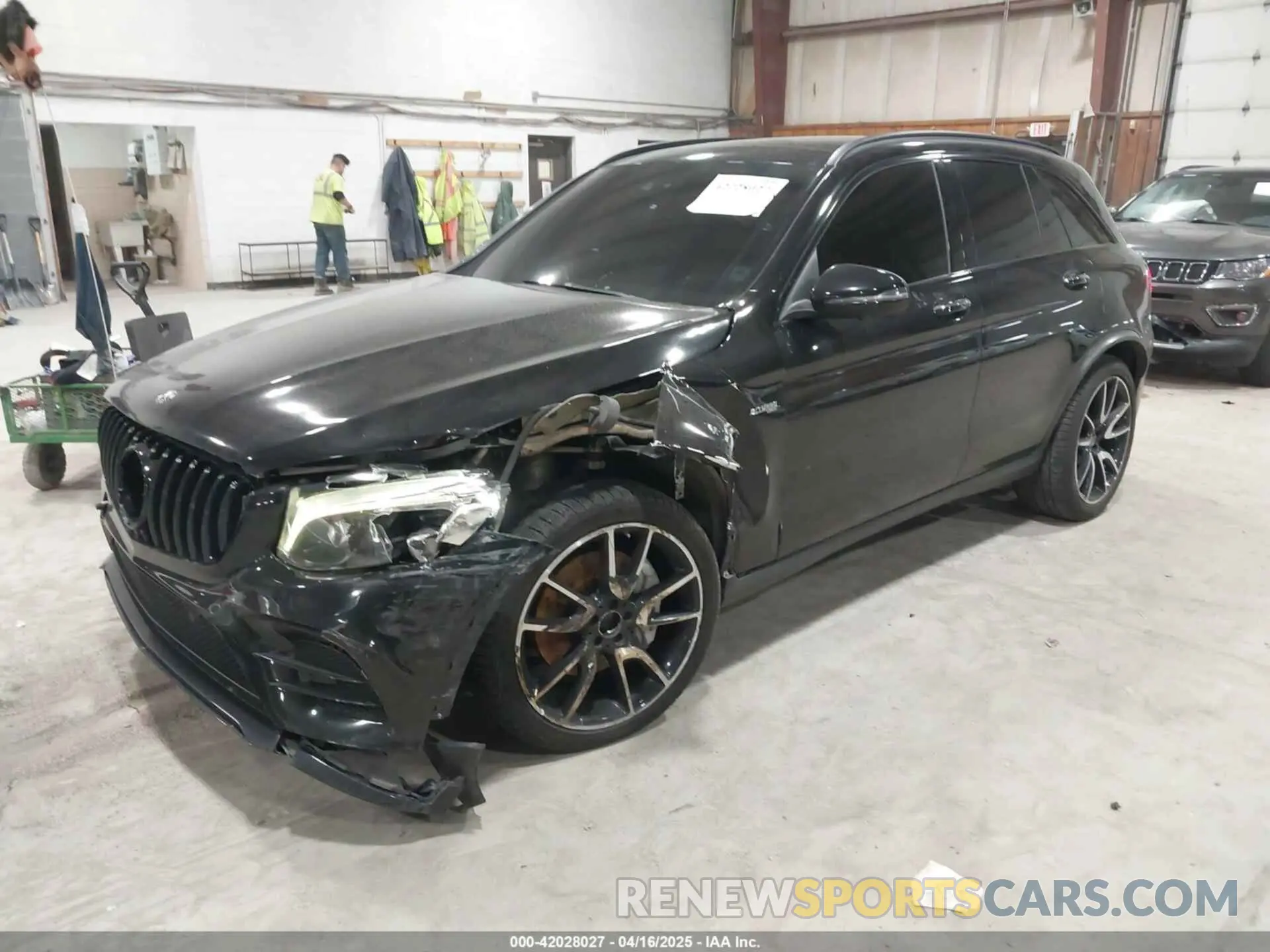 2 fotografías del automóvil dañado WDC0G6EB6KF588621 MERCEDES-BENZ AMG GLC 43 2019