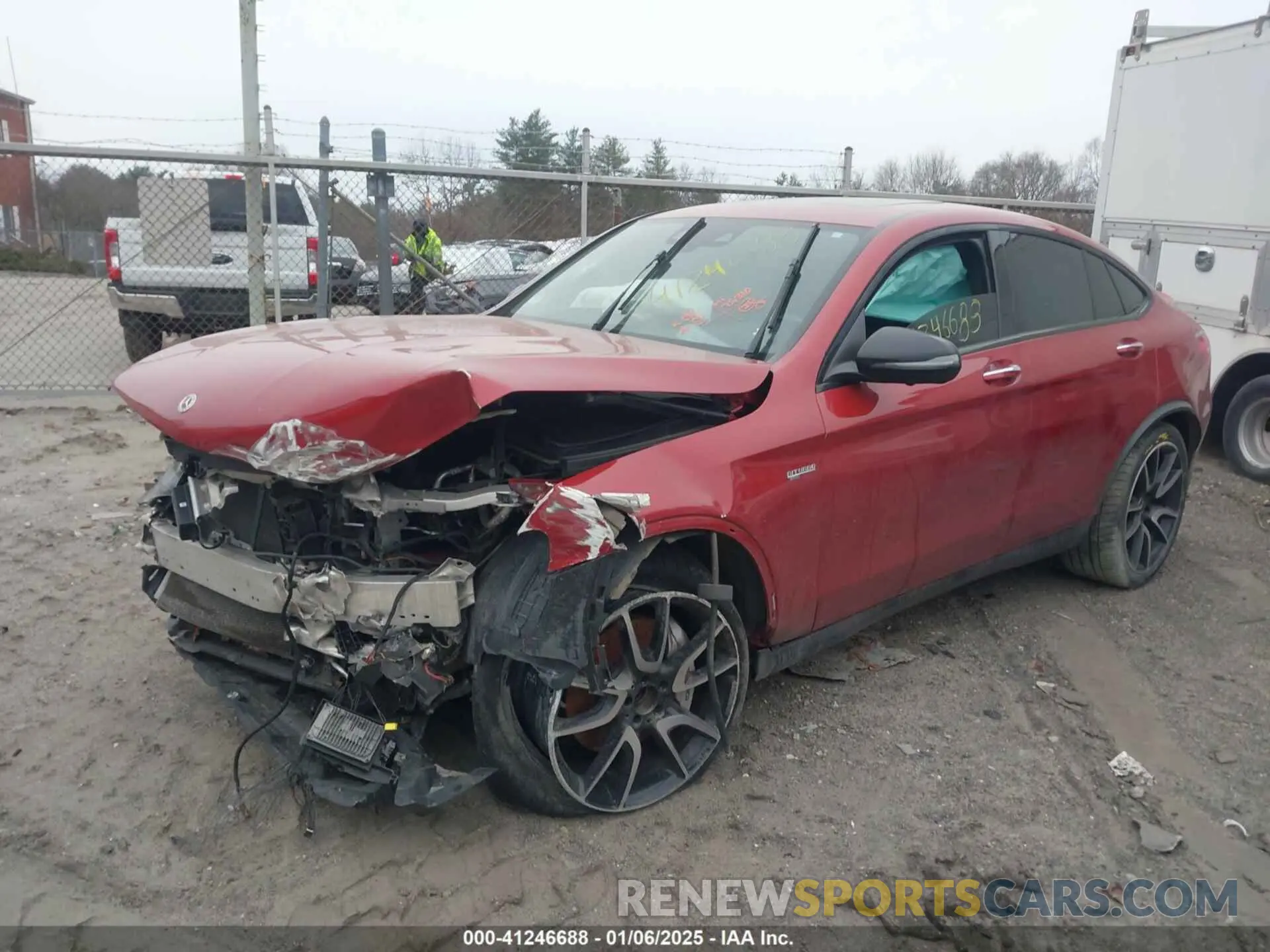 2 fotografías del automóvil dañado WDC0J6EBXKF502650 MERCEDES-BENZ AMG GLC 43 COUPE 2019
