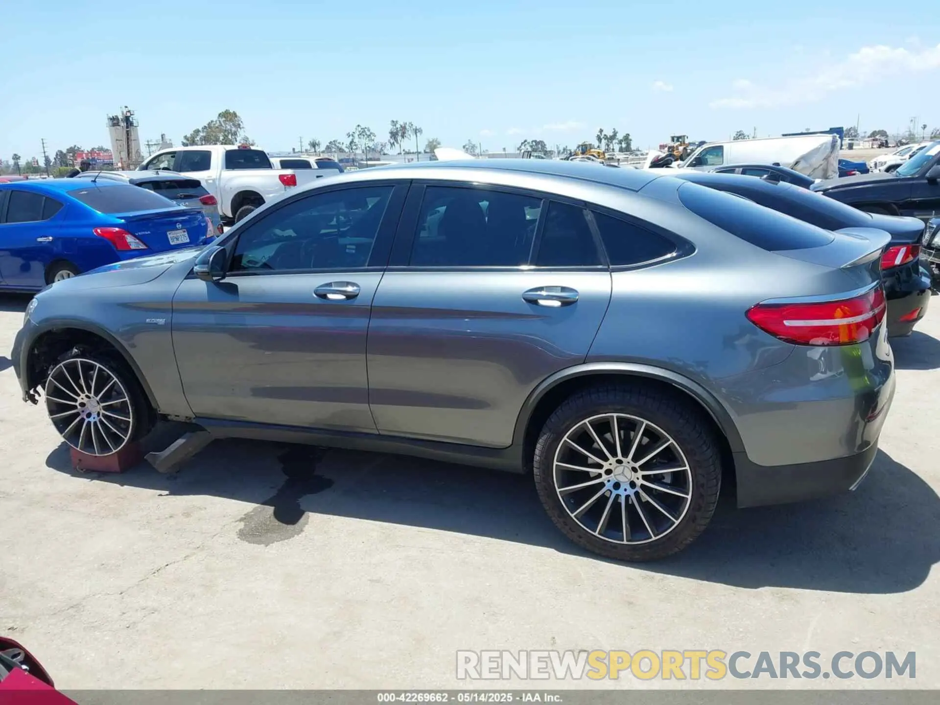 14 fotografías del automóvil dañado WDC0J6EBXKF596349 MERCEDES-BENZ AMG GLC 43 COUPE 2019