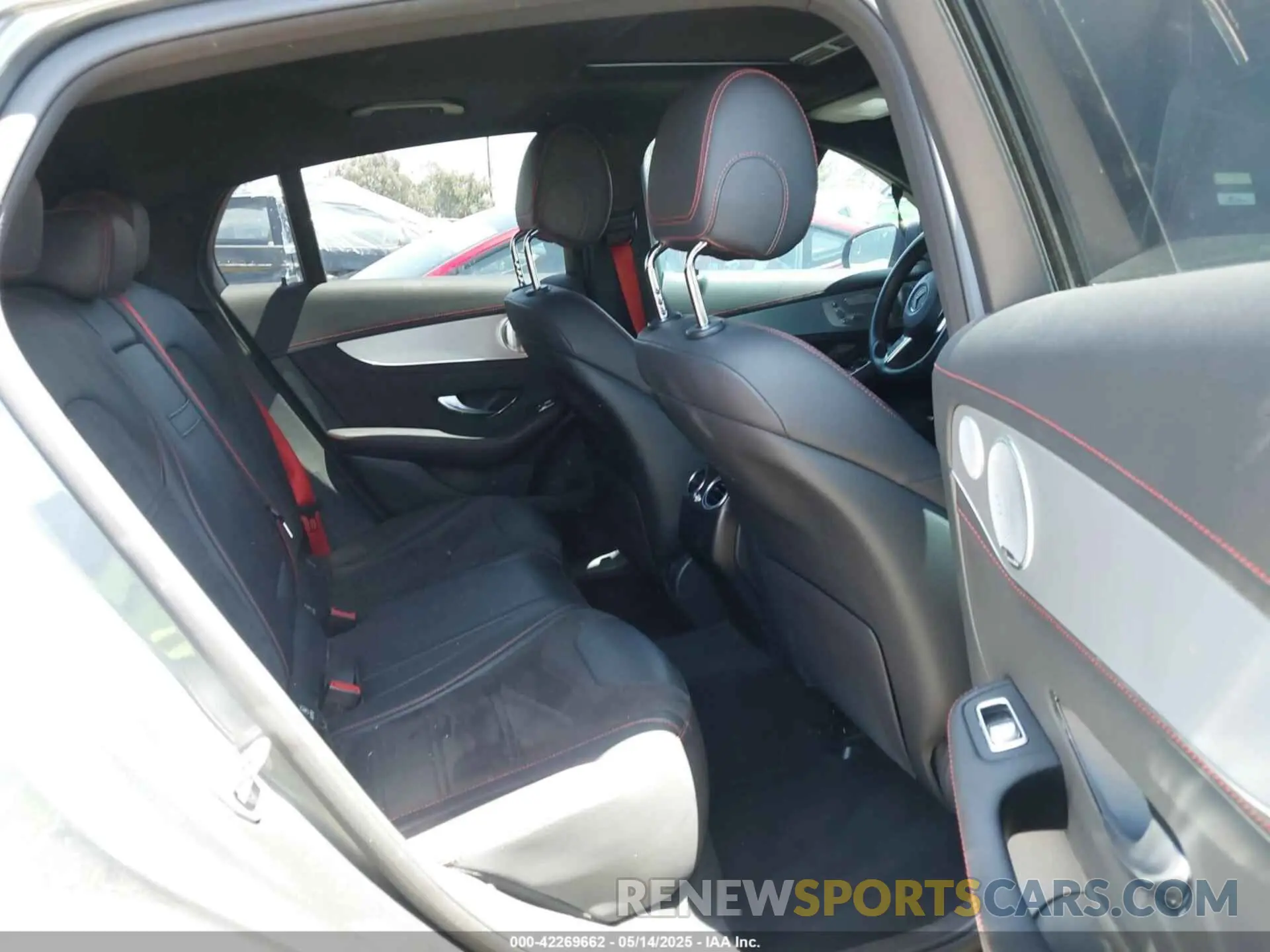 8 fotografías del automóvil dañado WDC0J6EBXKF596349 MERCEDES-BENZ AMG GLC 43 COUPE 2019