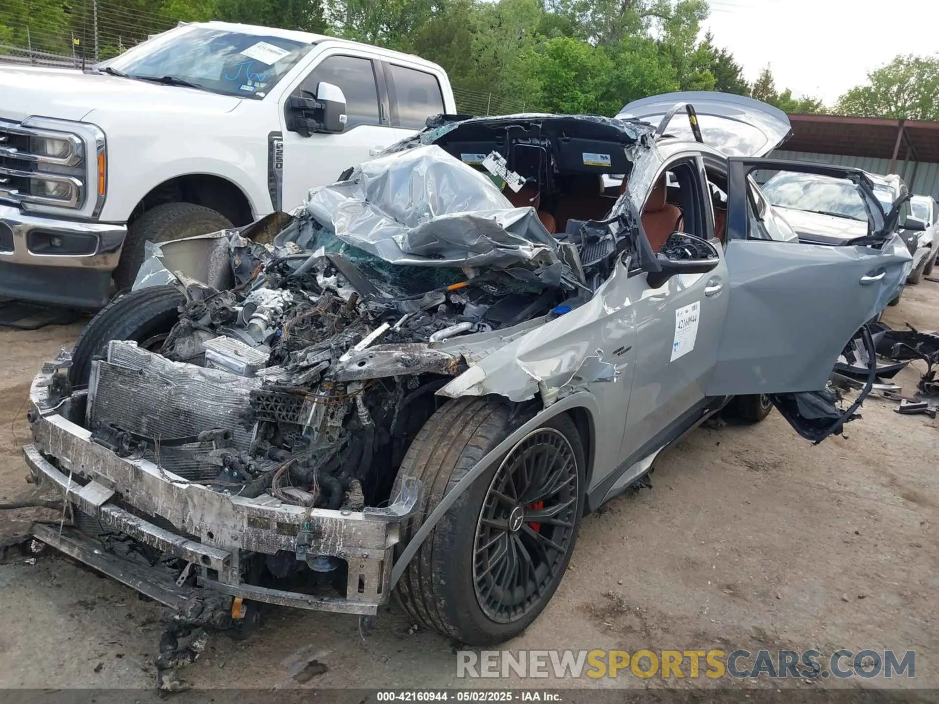 2 fotografías del automóvil dañado W1NKJ8AB3SF288545 MERCEDES-BENZ AMG GLC 63 COUPE 2025