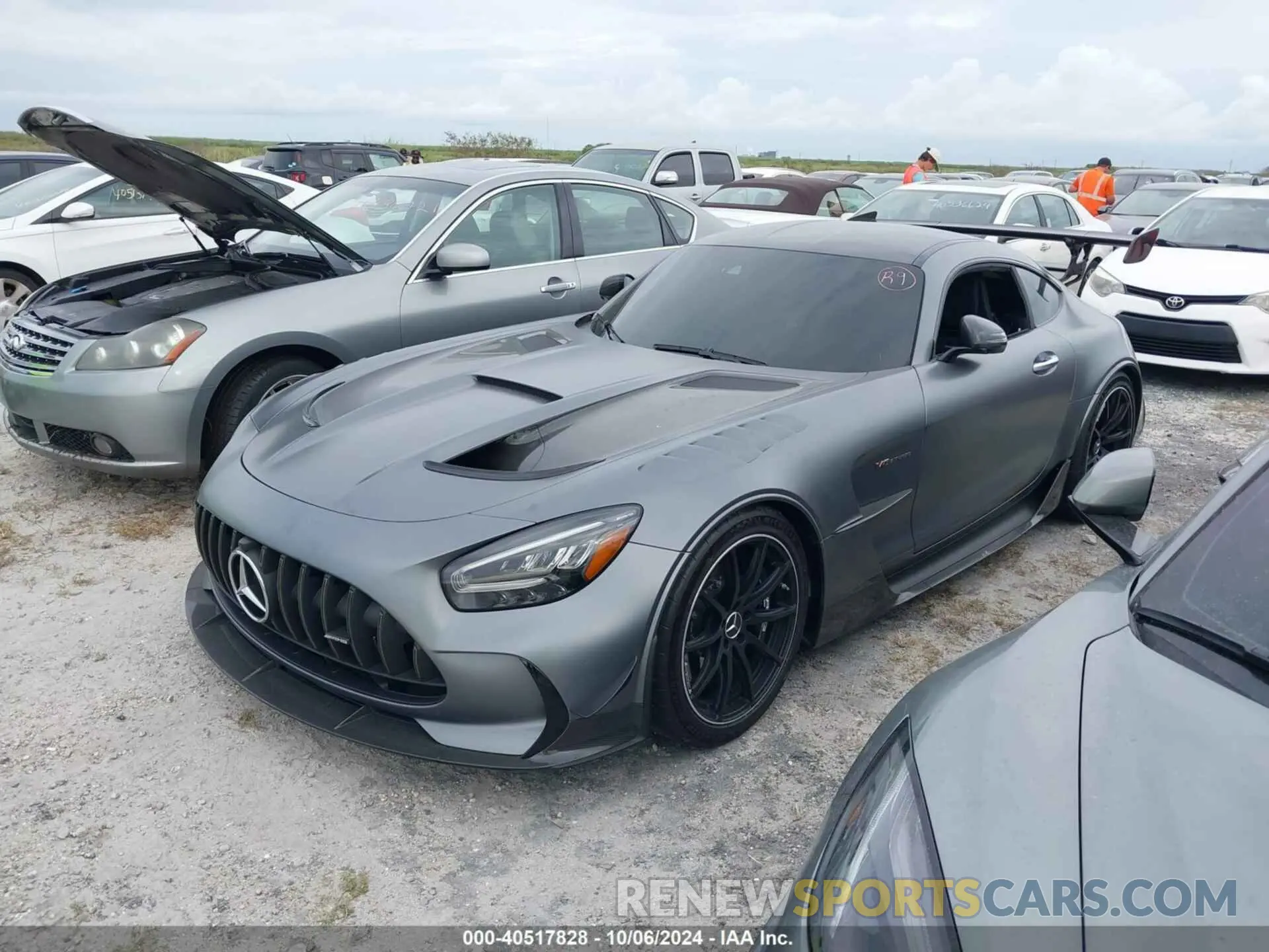 2 fotografías del automóvil dañado W1KYJ8BA5MA041900 MERCEDES-BENZ AMG GT 2021