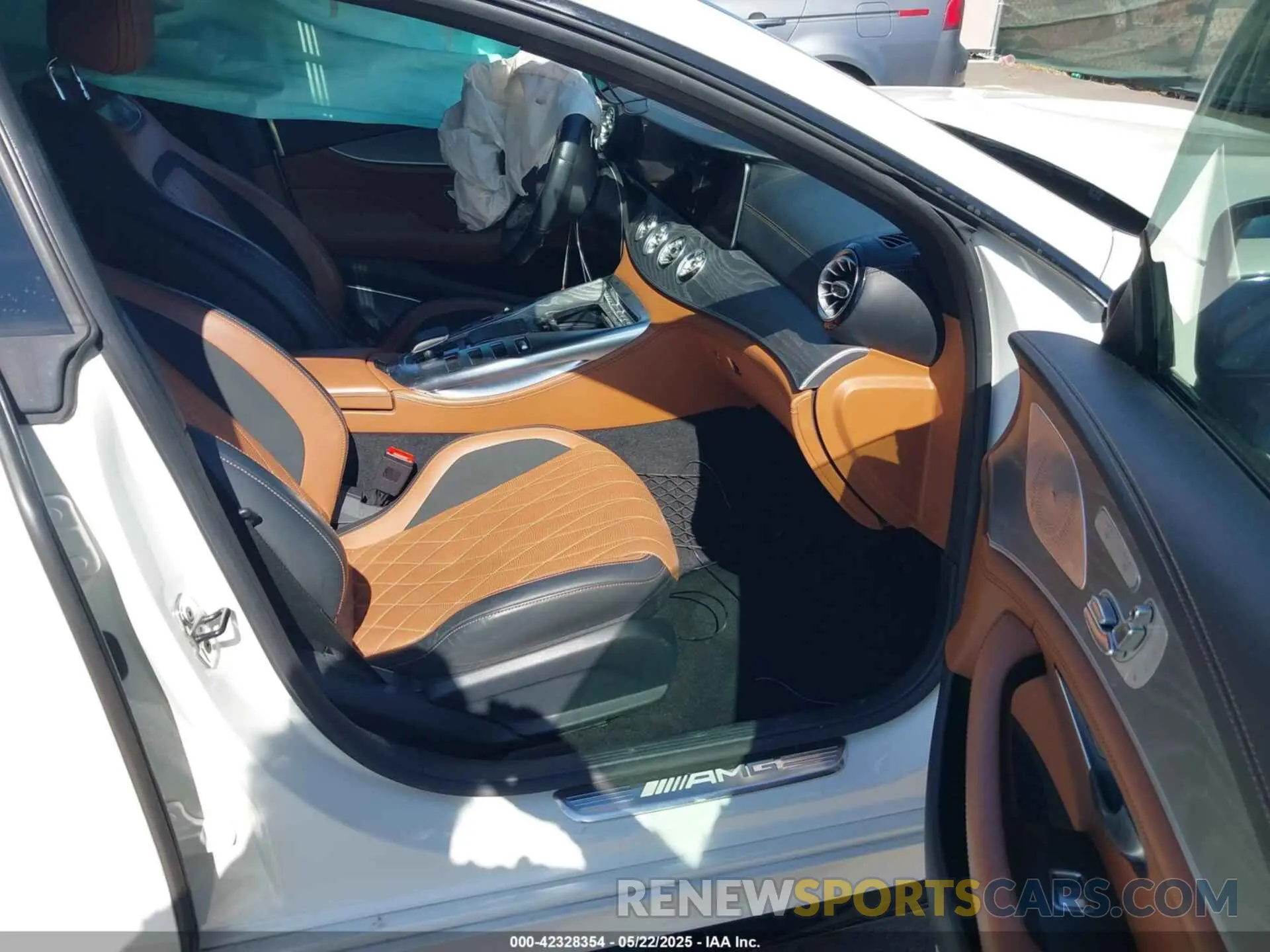 5 fotografías del automóvil dañado WDD7X8KB5KA001364 MERCEDES-BENZ AMG GT 63 4-DOOR COUPE 2019