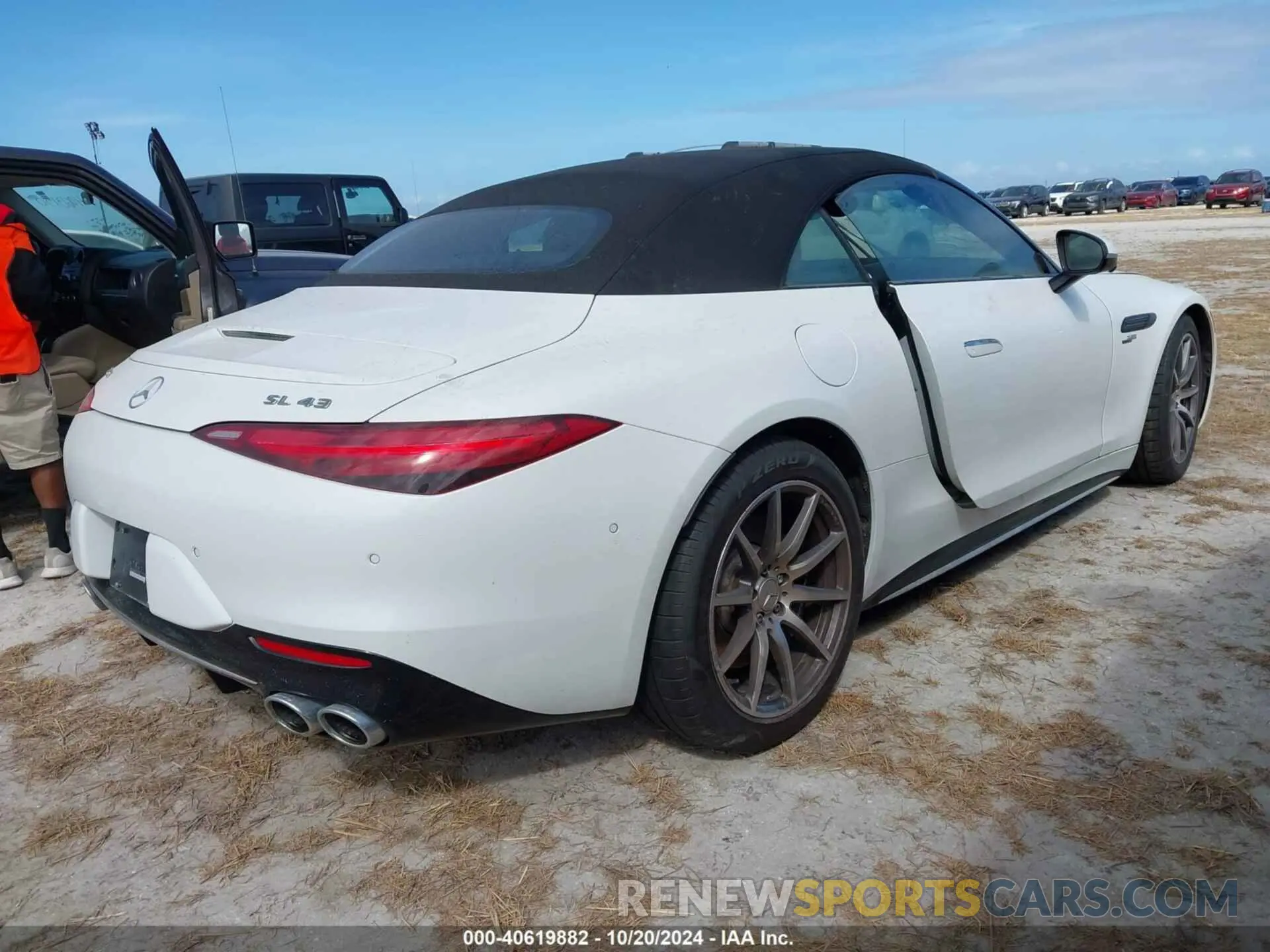 4 fotografías del automóvil dañado W1KVK5AB1PF017898 MERCEDES-BENZ AMG SL 43 2023