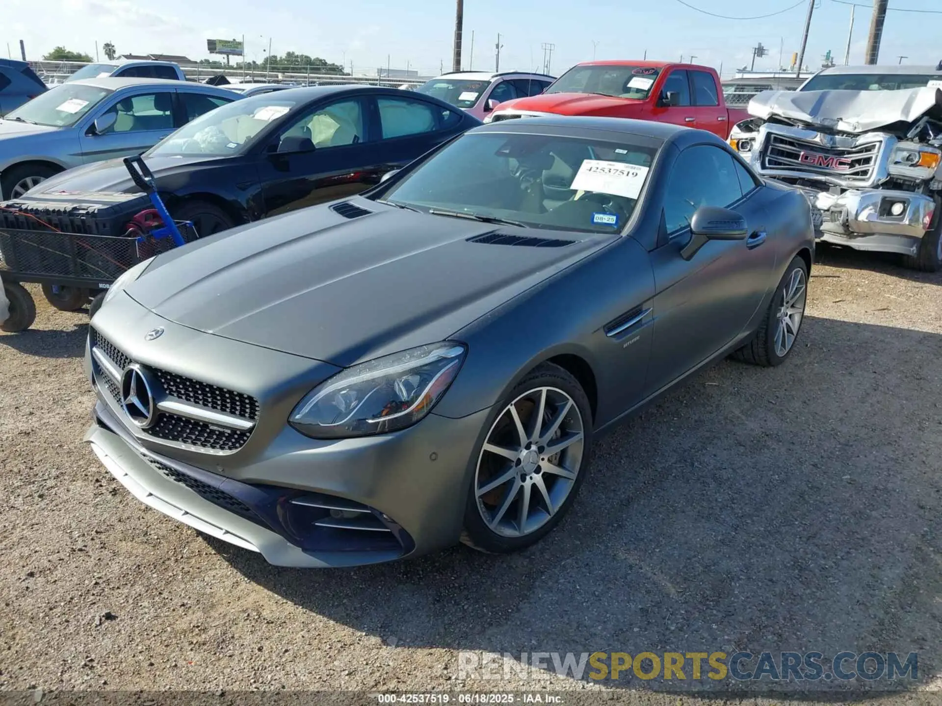 2 fotografías del automóvil dañado WDDPK6GA9KF158594 MERCEDES-BENZ AMG SLC 43 2019
