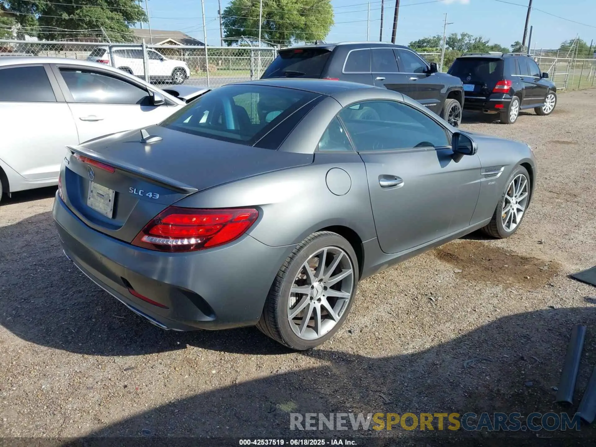 4 fotografías del automóvil dañado WDDPK6GA9KF158594 MERCEDES-BENZ AMG SLC 43 2019