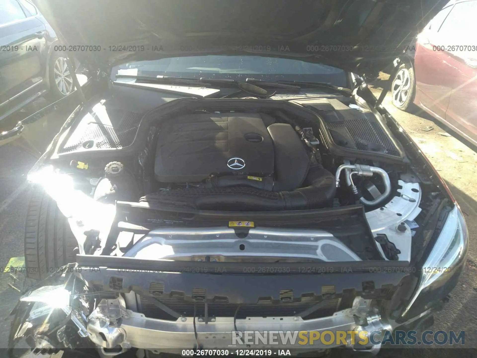 10 fotografías del automóvil dañado WDDWJ8DB7KF839635 MERCEDES-BENZ C 2019