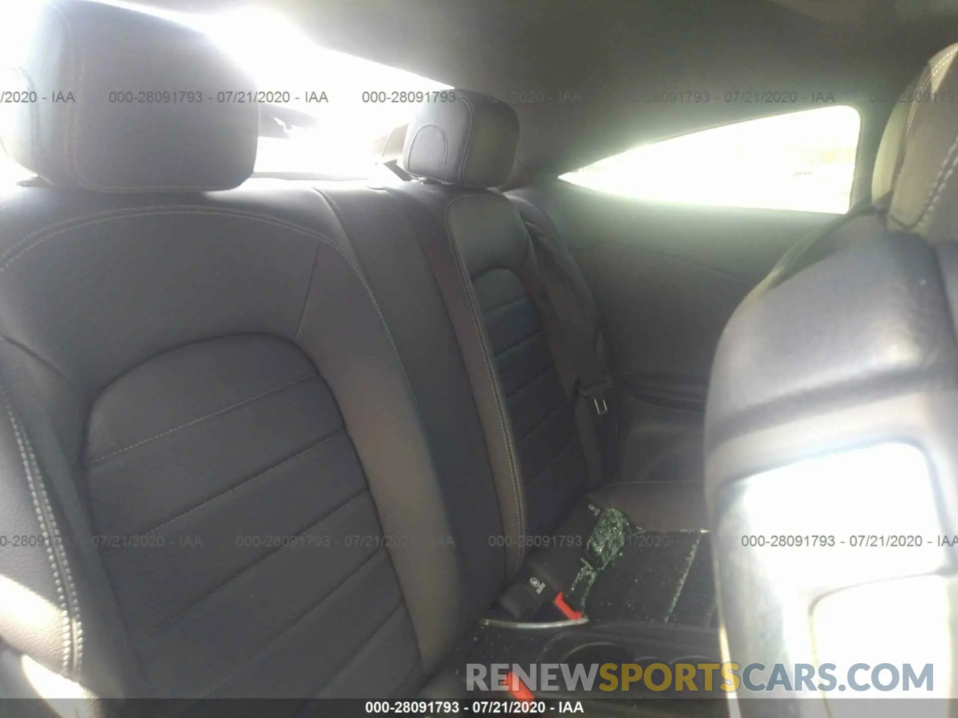 8 fotografías del automóvil dañado WDDWJ8EB0KF829981 MERCEDES-BENZ C 2019