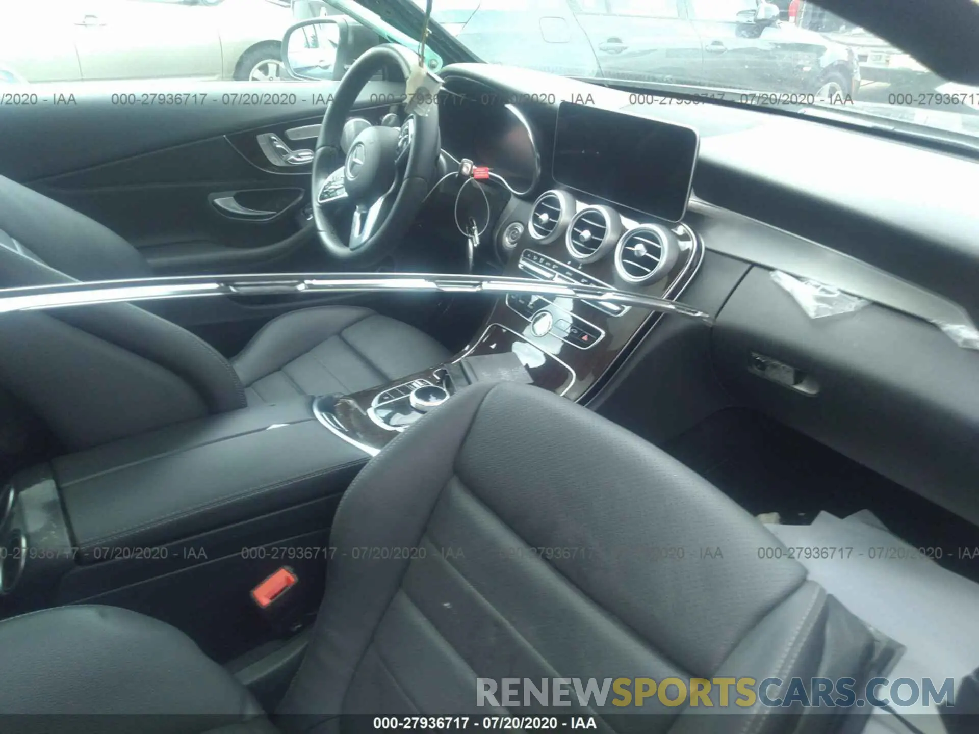 5 fotografías del automóvil dañado WDDWJ8EB1KF773758 MERCEDES-BENZ C 2019