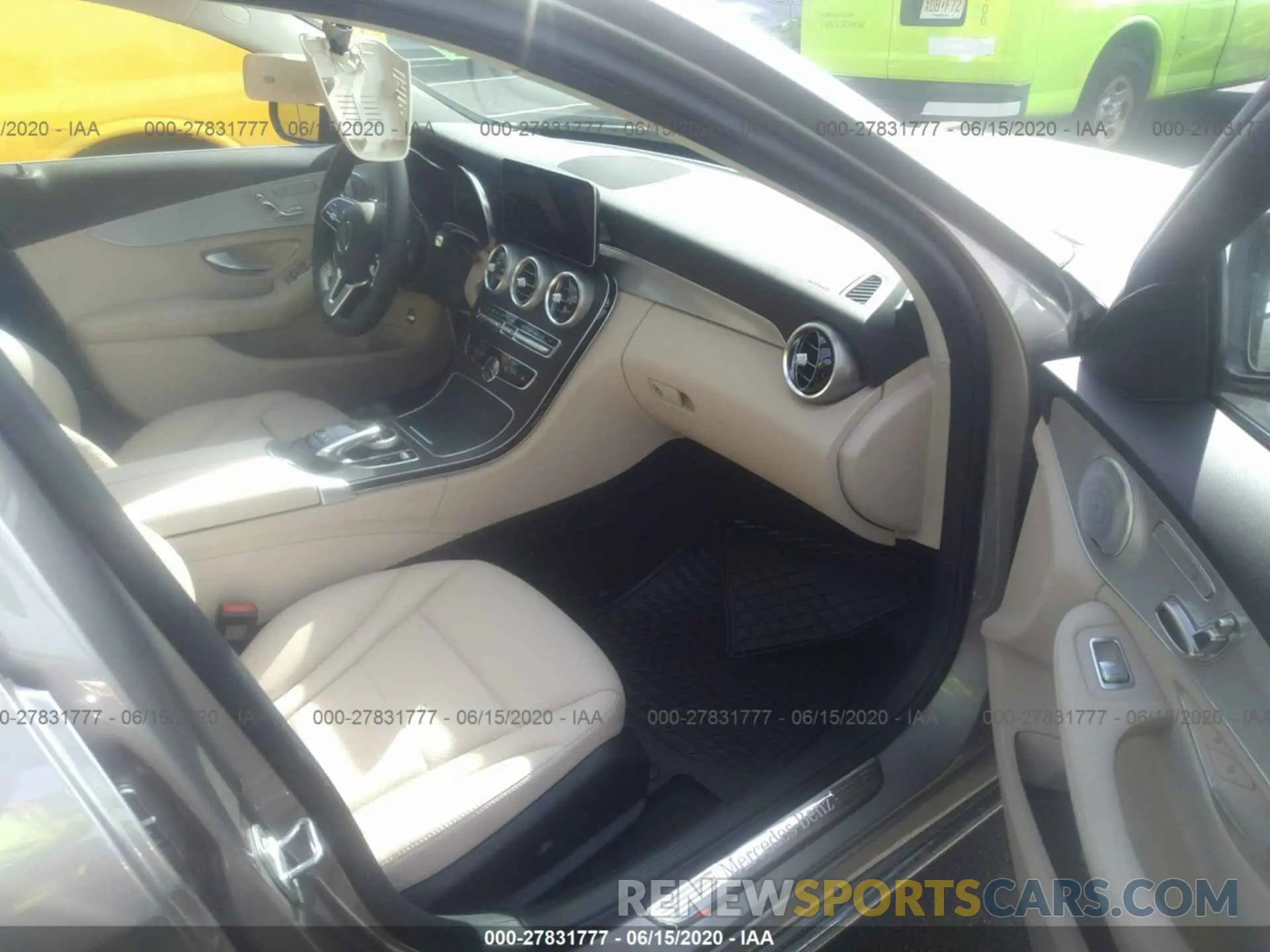 5 fotografías del automóvil dañado W1KWF8EB6LR569975 MERCEDES-BENZ C 2020