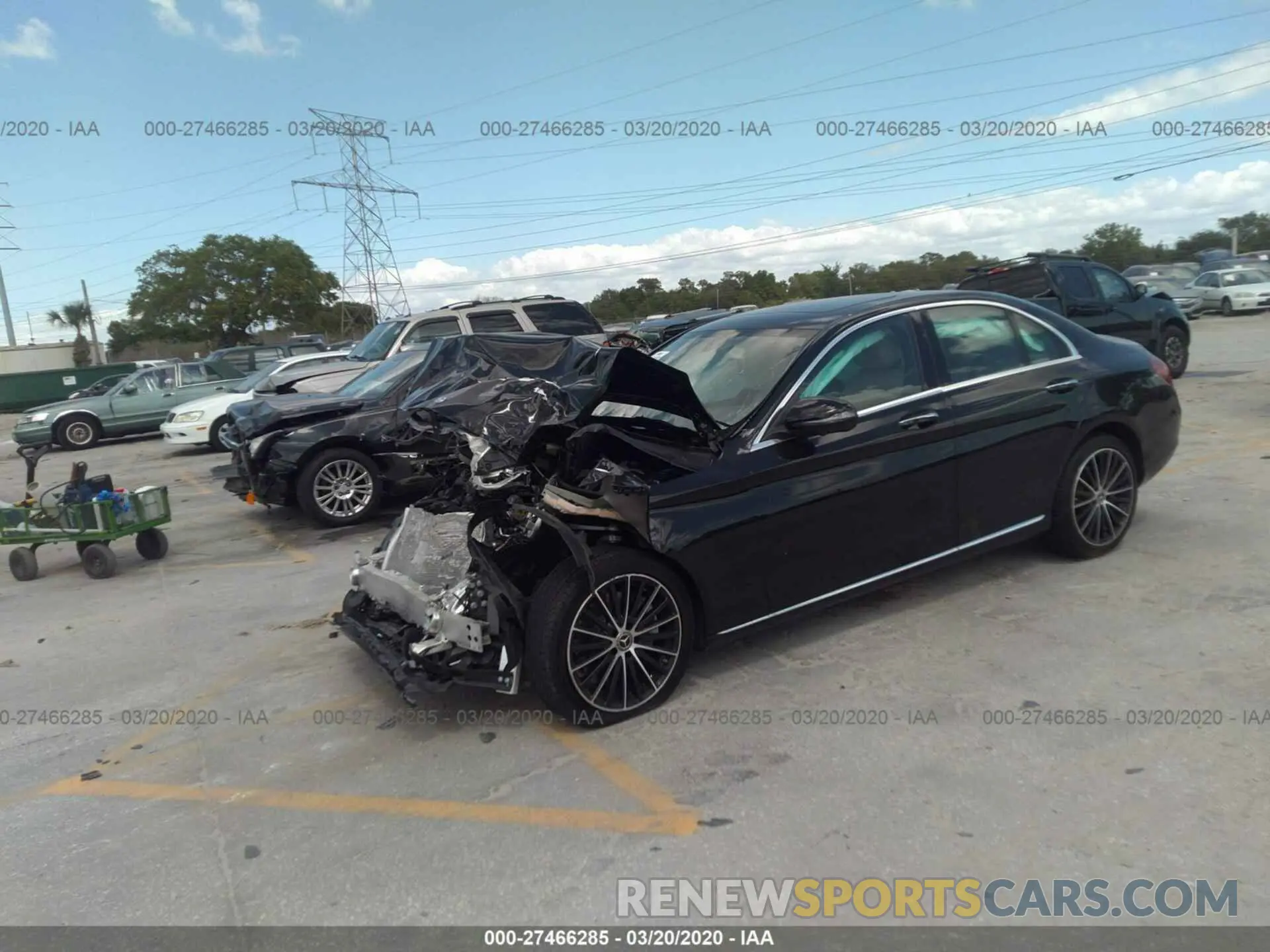 2 fotografías del automóvil dañado WDDWF8DB0LR527769 MERCEDES-BENZ C 2020