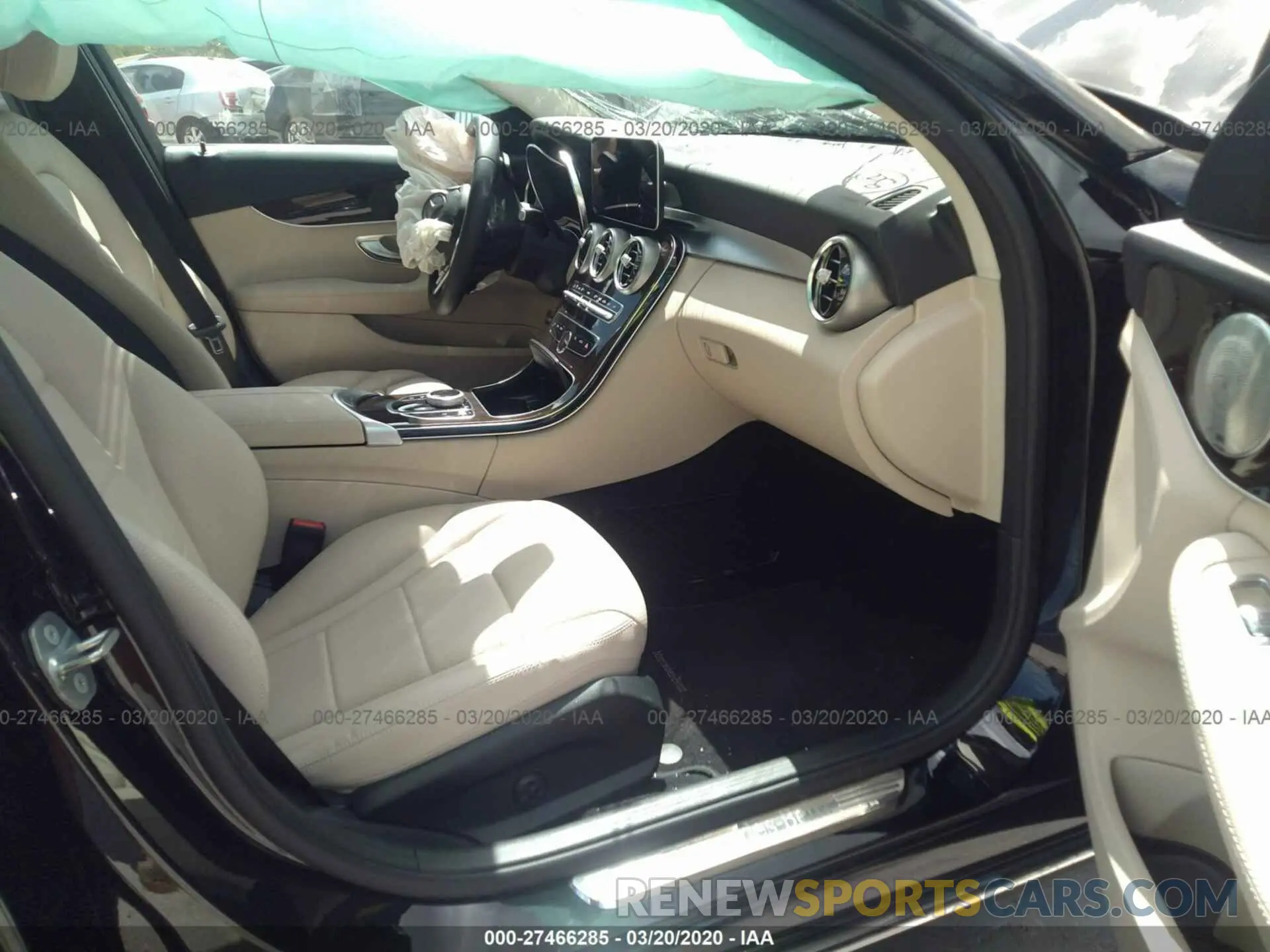 5 fotografías del automóvil dañado WDDWF8DB0LR527769 MERCEDES-BENZ C 2020