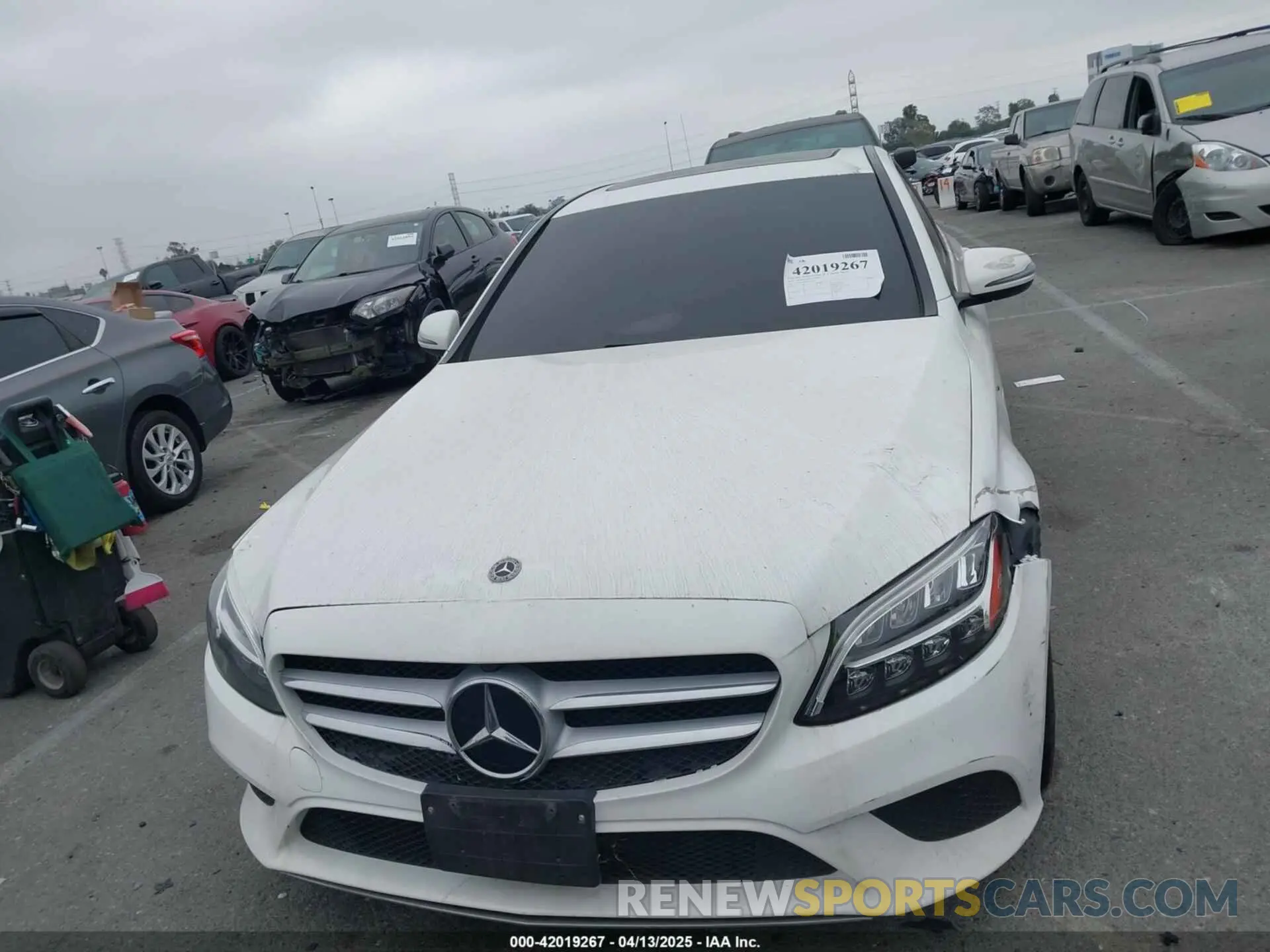 12 fotografías del automóvil dañado 55SWF8DB0KU290584 MERCEDES-BENZ C 300 2019