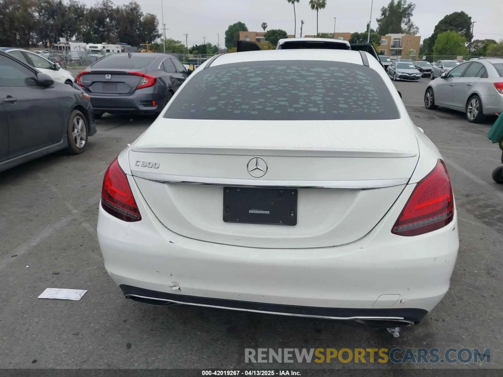16 fotografías del automóvil dañado 55SWF8DB0KU290584 MERCEDES-BENZ C 300 2019