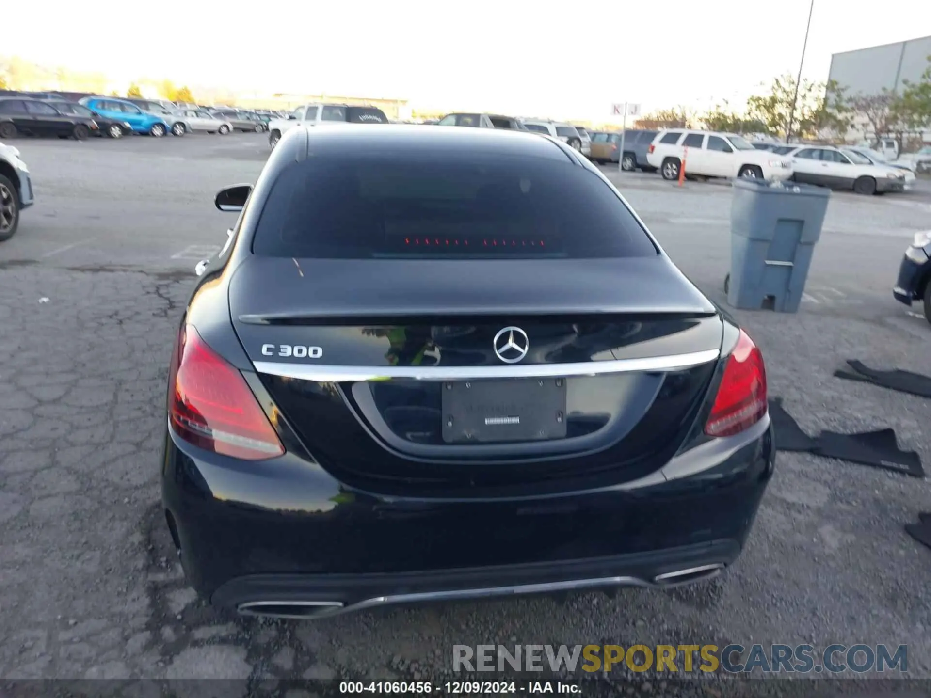 16 fotografías del automóvil dañado 55SWF8DB0KU300904 MERCEDES-BENZ C 300 2019