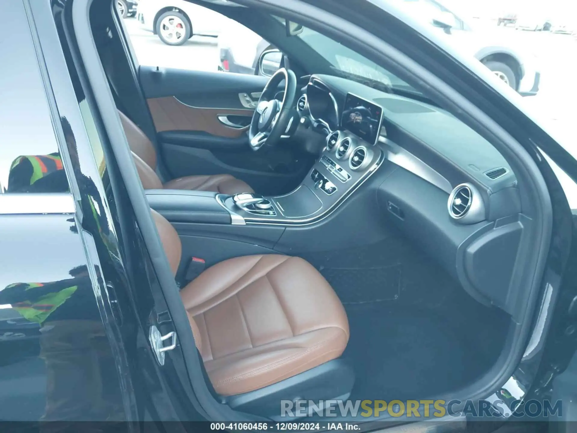 5 fotografías del automóvil dañado 55SWF8DB0KU300904 MERCEDES-BENZ C 300 2019