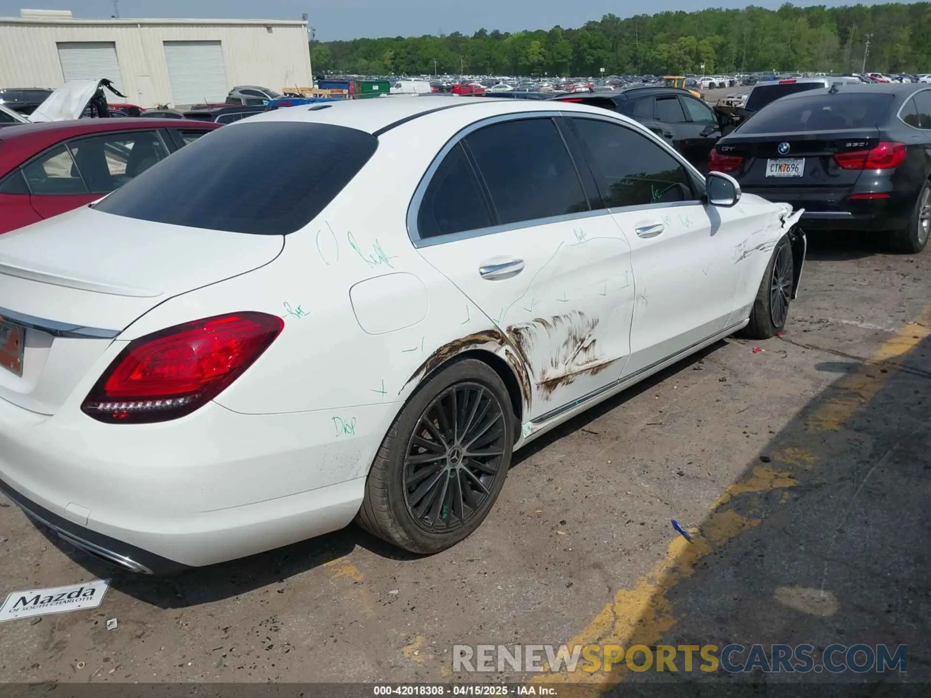 17 fotografías del automóvil dañado 55SWF8DB0KU308453 MERCEDES-BENZ C 300 2019