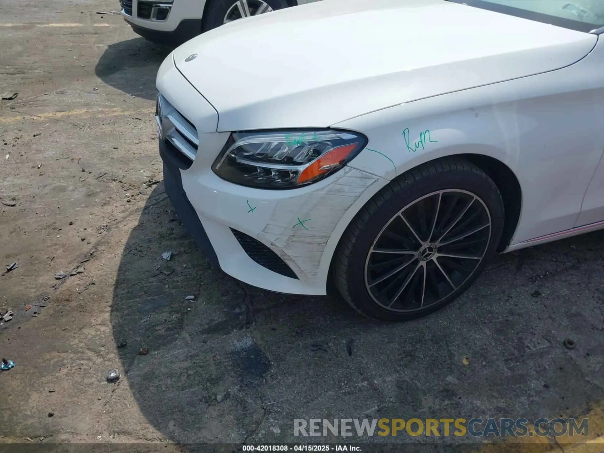 18 fotografías del automóvil dañado 55SWF8DB0KU308453 MERCEDES-BENZ C 300 2019