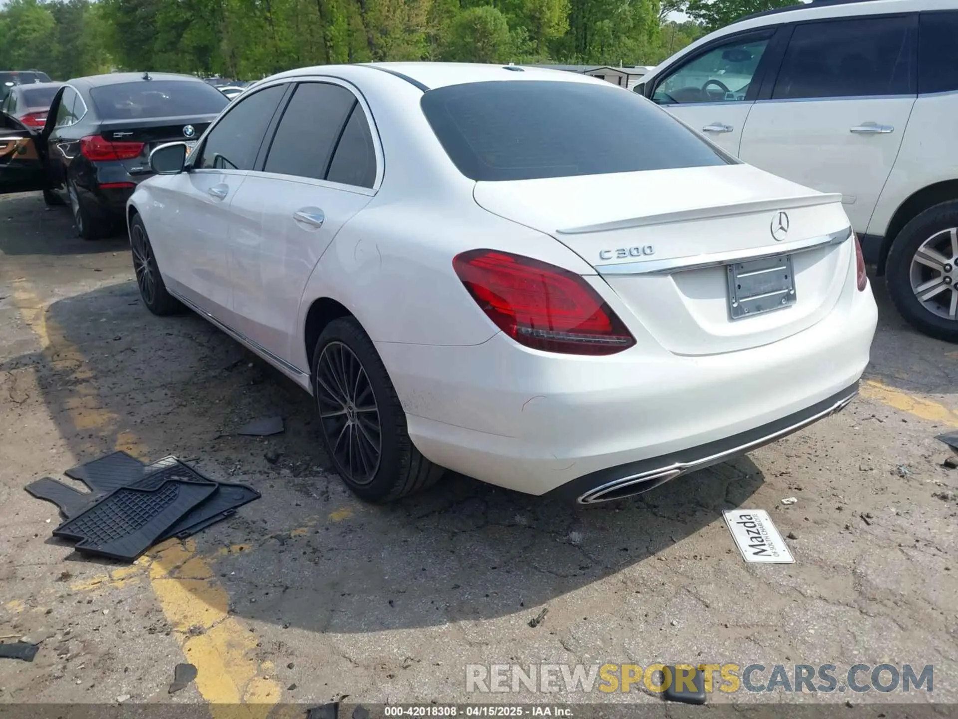 3 fotografías del automóvil dañado 55SWF8DB0KU308453 MERCEDES-BENZ C 300 2019