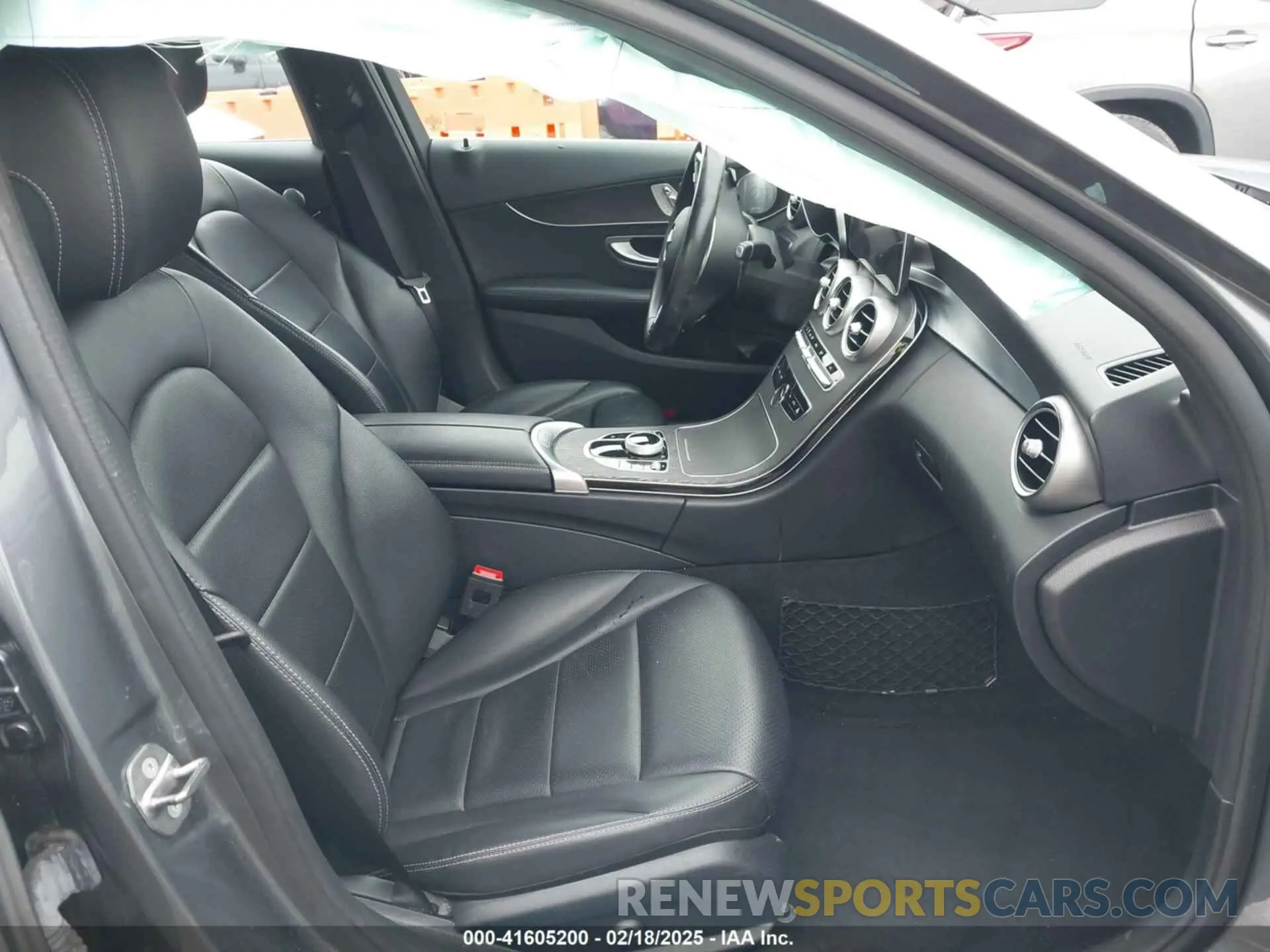 5 fotografías del automóvil dañado 55SWF8DB1KU302080 MERCEDES-BENZ C 300 2019