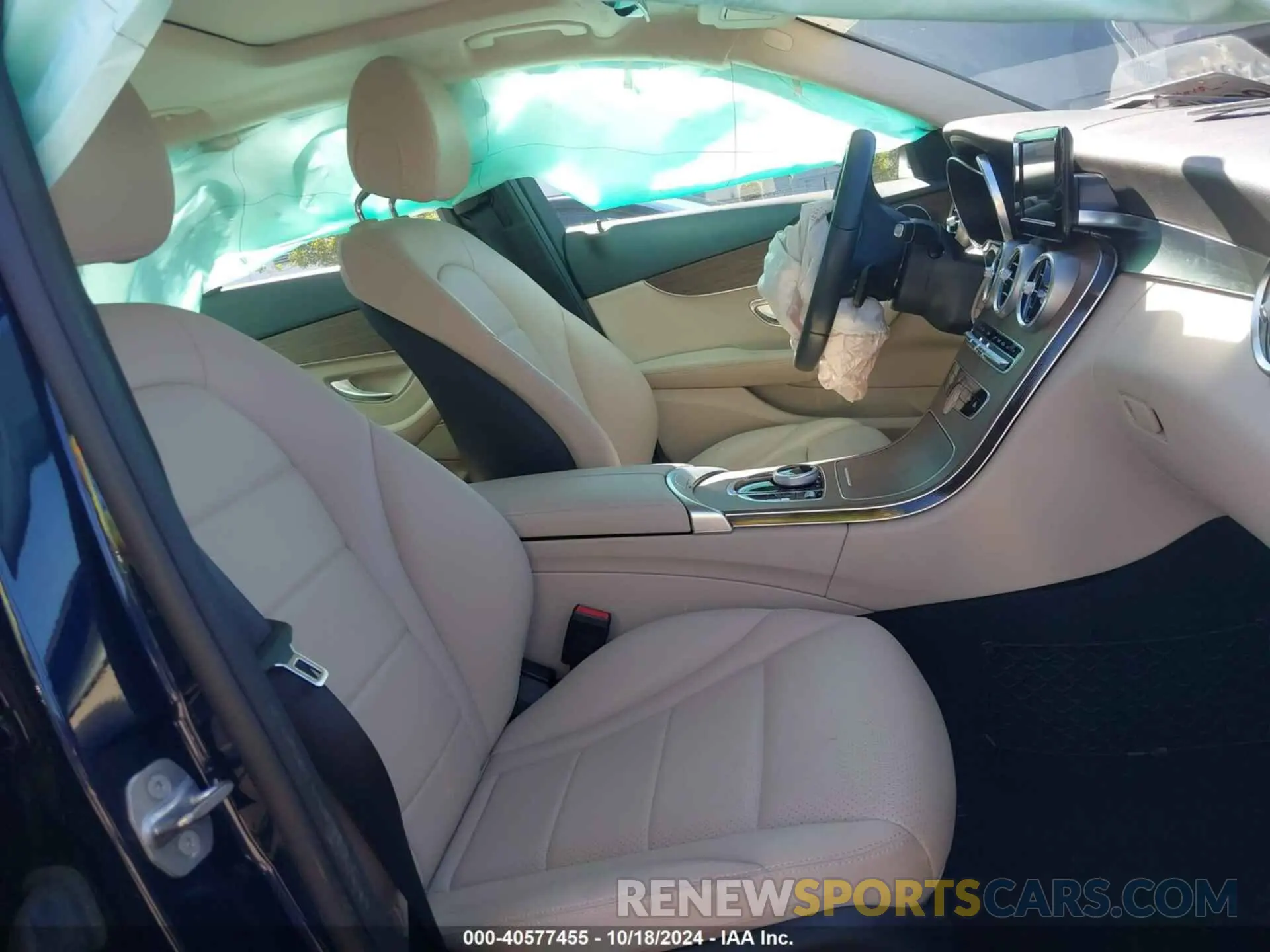 5 fotografías del automóvil dañado 55SWF8DB1KU306761 MERCEDES-BENZ C 300 2019