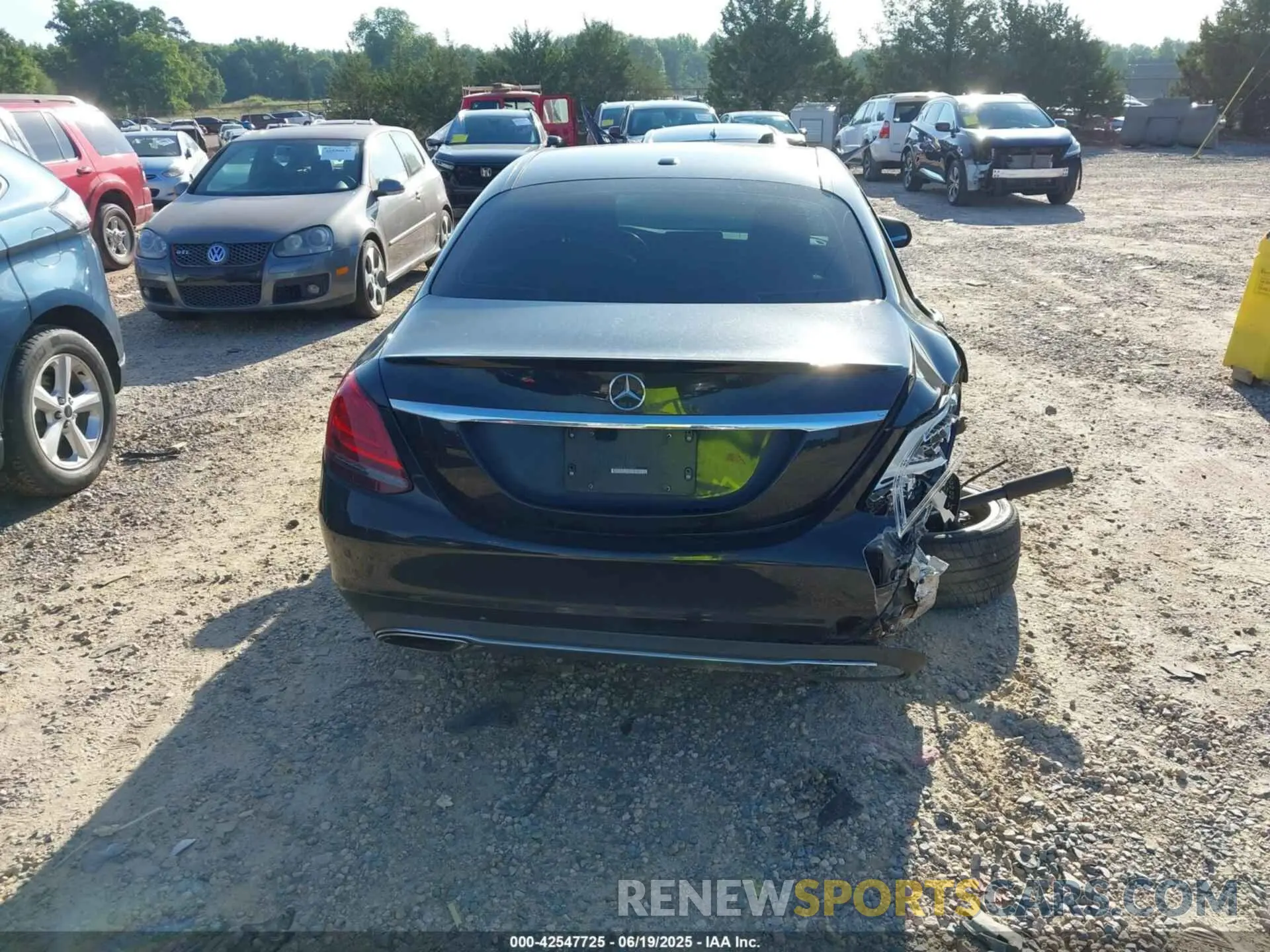 16 fotografías del automóvil dañado 55SWF8DB1KU318960 MERCEDES-BENZ C 300 2019