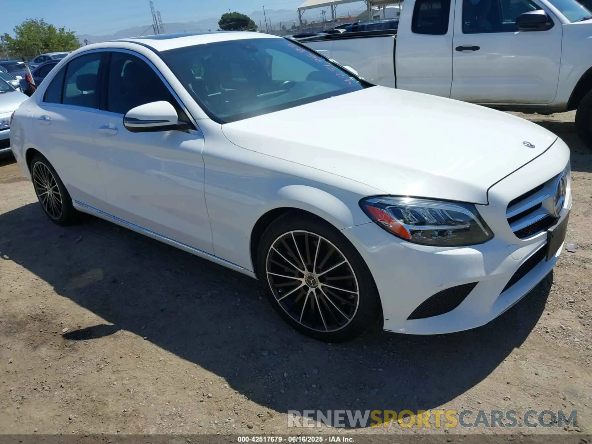 1 fotografías del automóvil dañado 55SWF8DB2KU296354 MERCEDES-BENZ C 300 2019