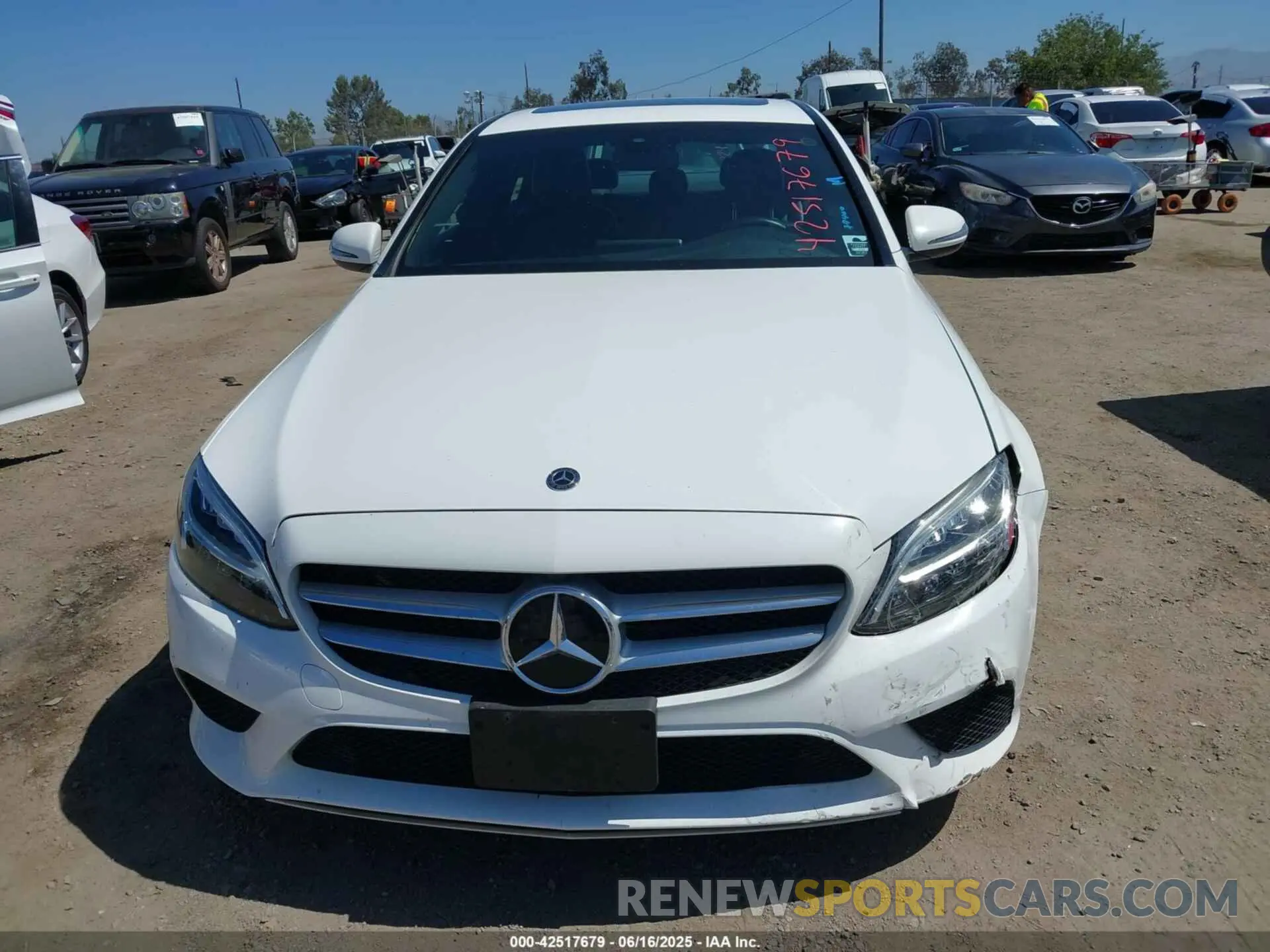 12 fotografías del automóvil dañado 55SWF8DB2KU296354 MERCEDES-BENZ C 300 2019