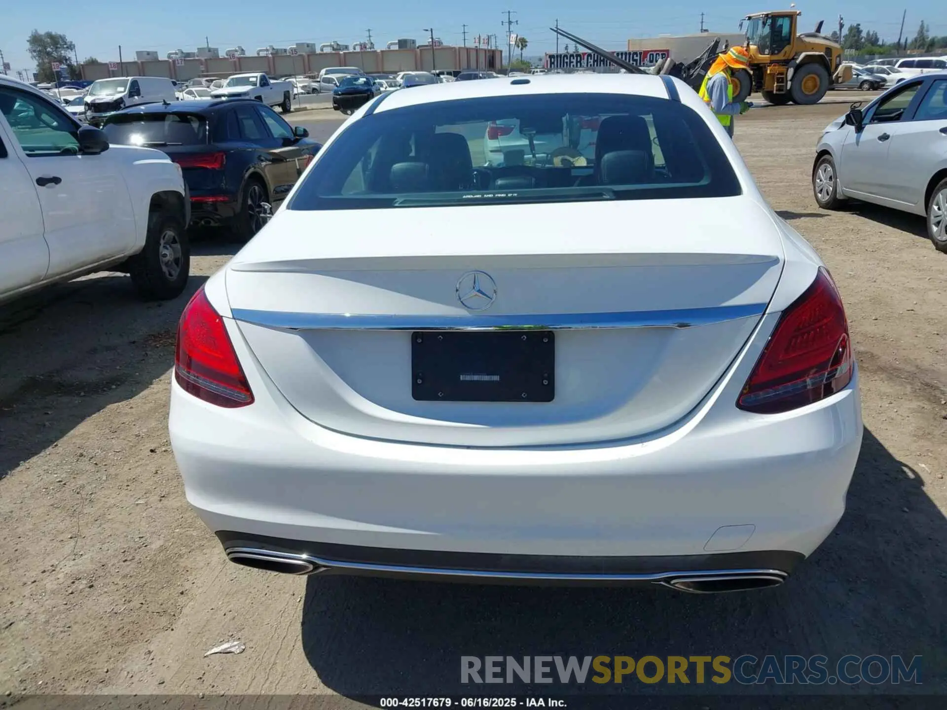16 fotografías del automóvil dañado 55SWF8DB2KU296354 MERCEDES-BENZ C 300 2019