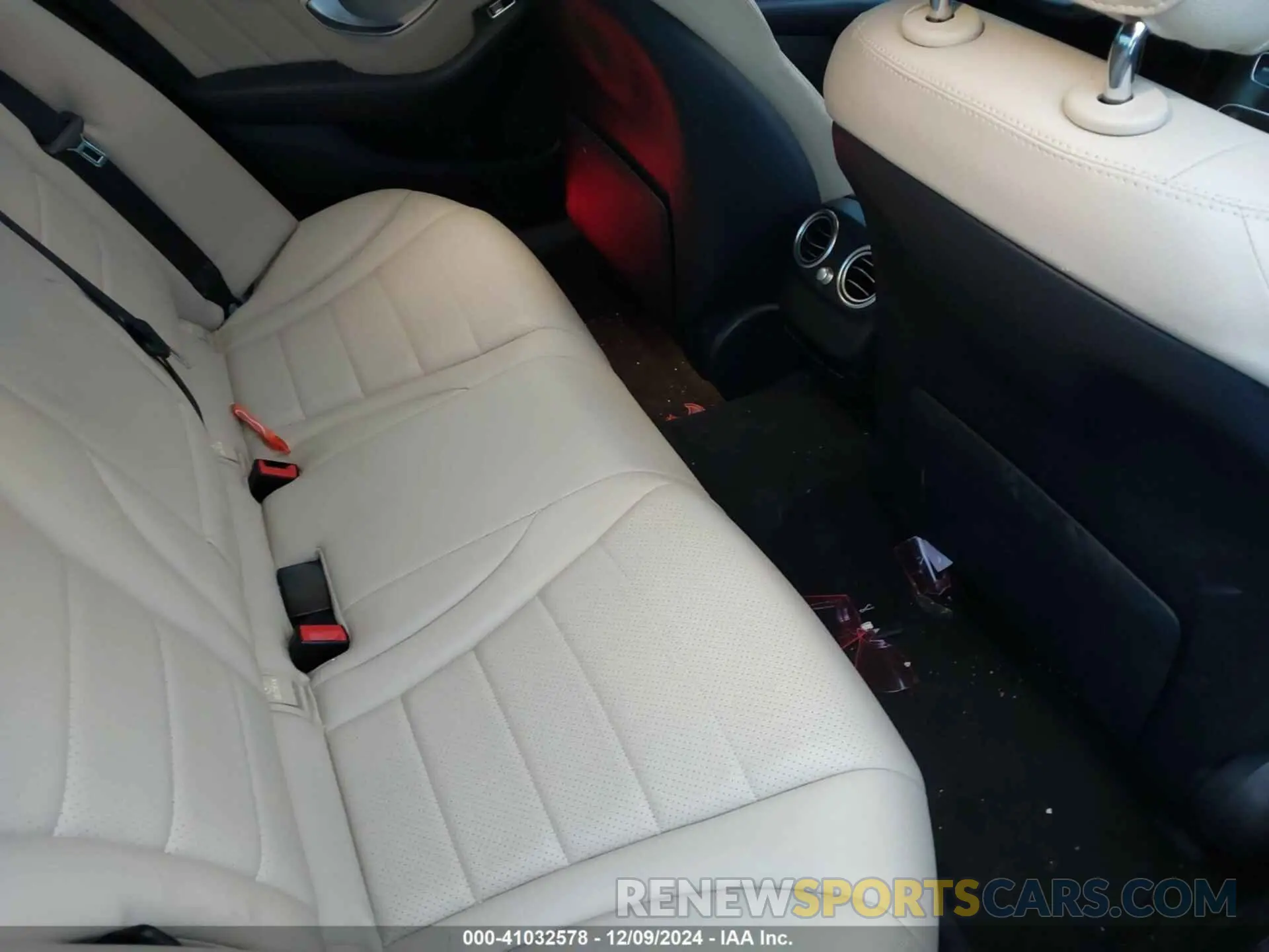 8 fotografías del automóvil dañado 55SWF8DB2KU308745 MERCEDES-BENZ C 300 2019