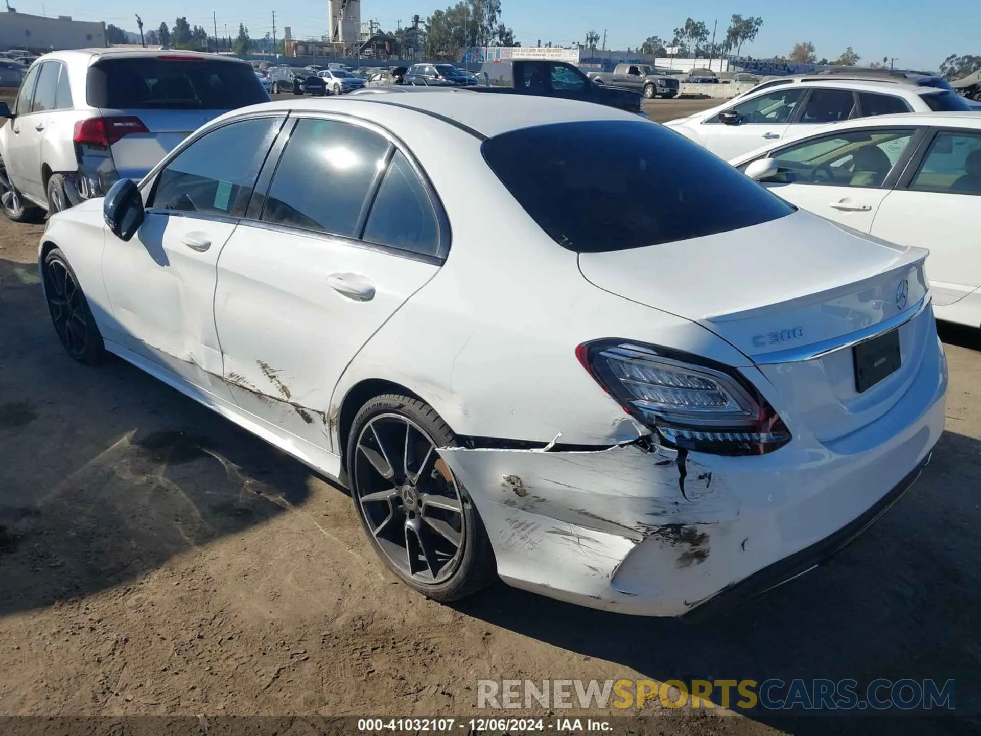 3 fotografías del automóvil dañado 55SWF8DB3KU291793 MERCEDES-BENZ C 300 2019