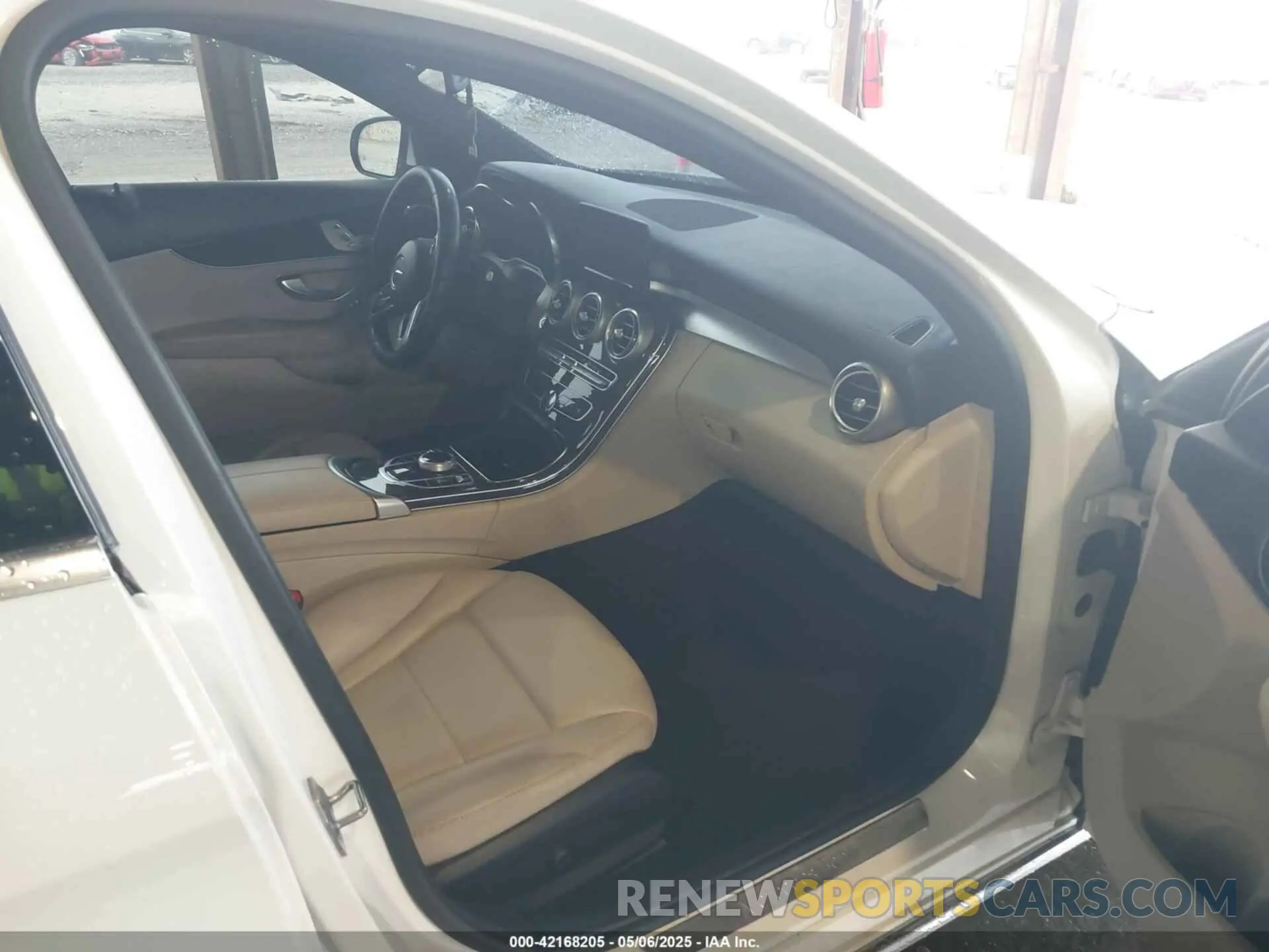 5 fotografías del automóvil dañado 55SWF8DB3KU293995 MERCEDES-BENZ C 300 2019